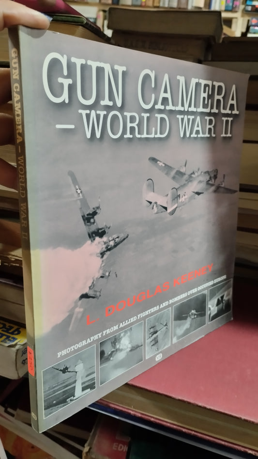GUN CAMERA WORLD WAR II POR L DOUGLAS KEENEY LIBRO USADO HISTORIA ALDAMA