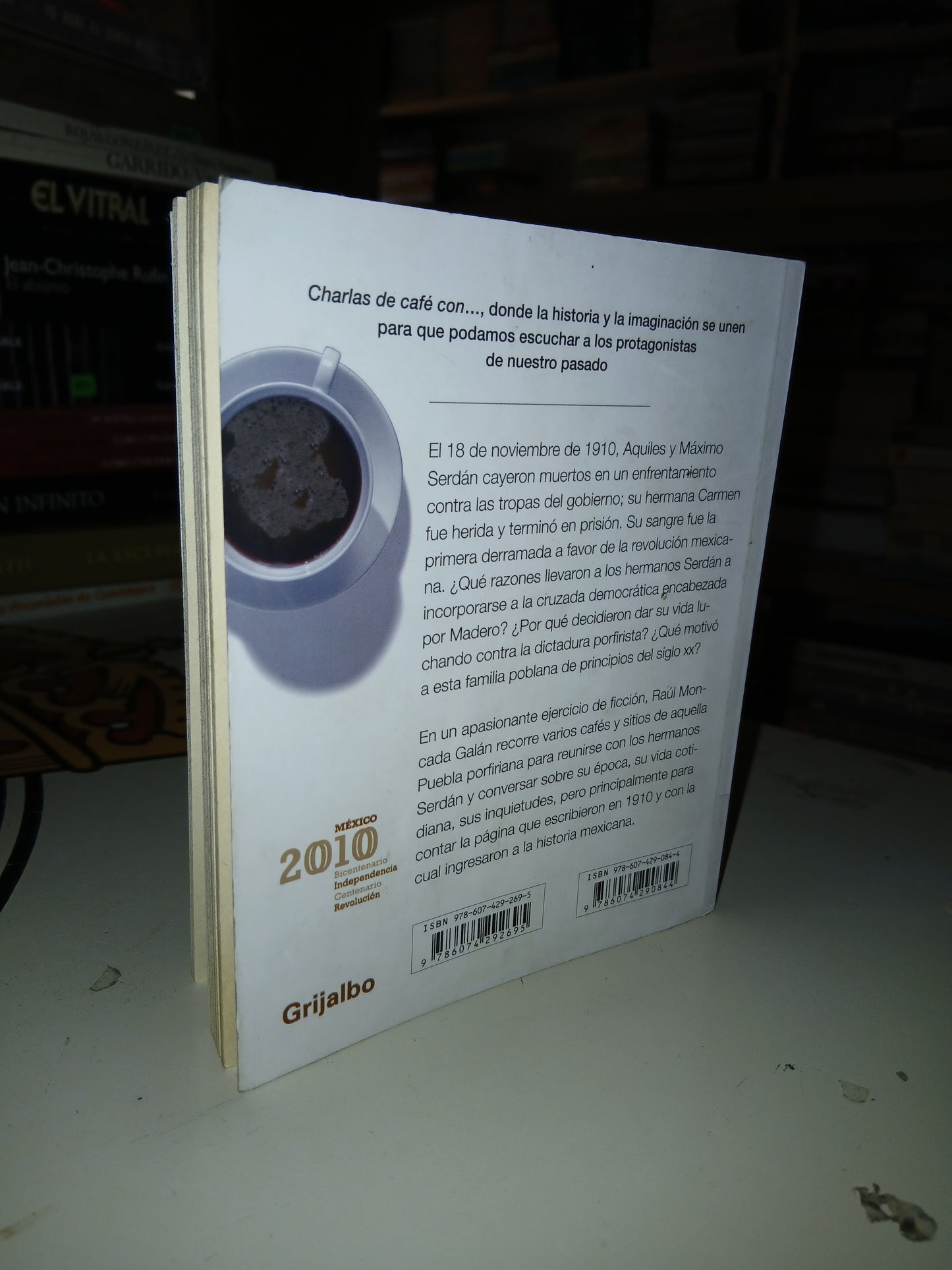 CHARLAS DE CAFÉ CON LOS HERMANOS SERDÁN POR RAÚL MONCADA USADO NOVELA LITERARIO 207