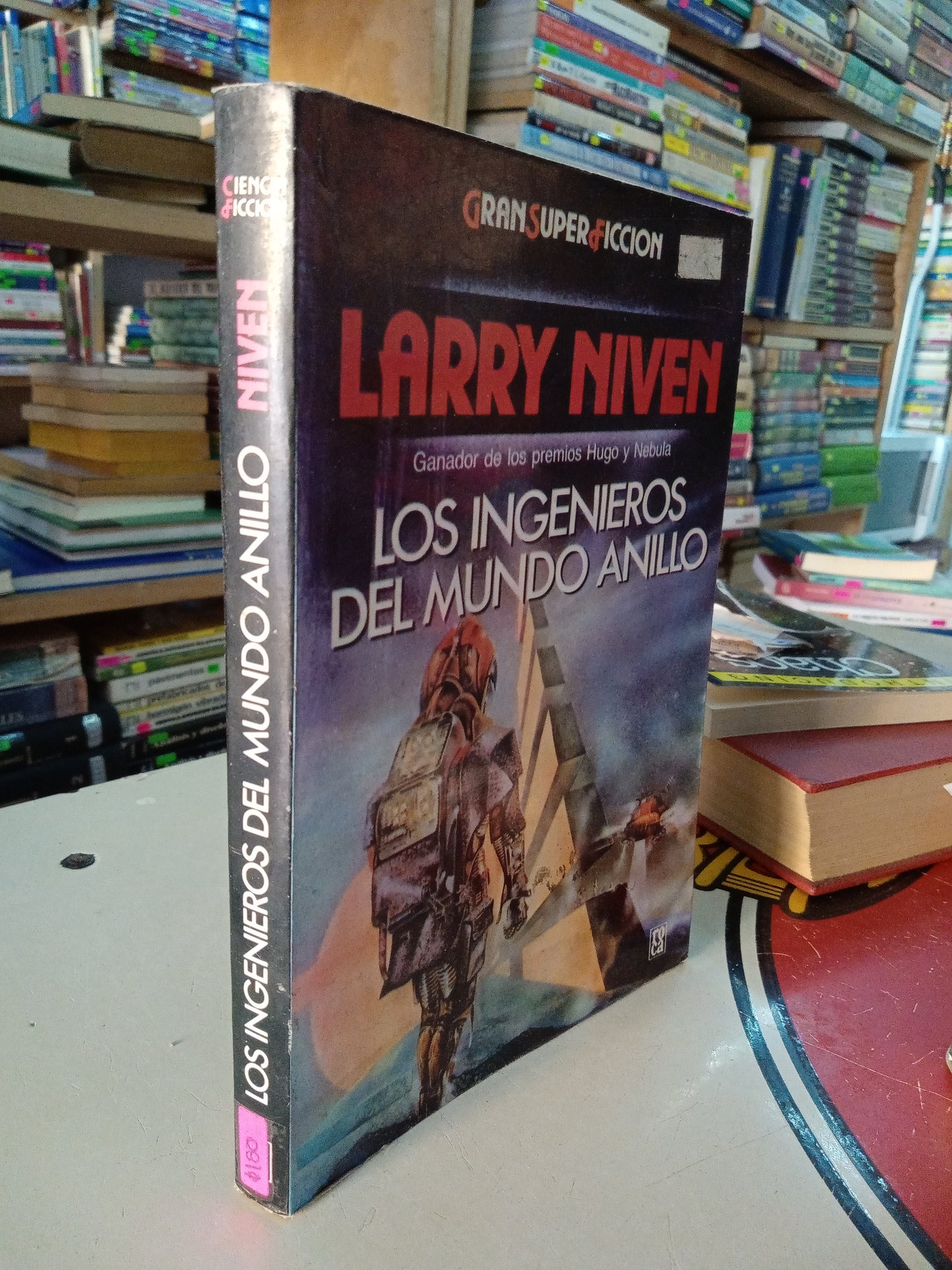 LOS INGENIEROS DEL MUNDO ANILLO POR LARRY NIVEN USADO NOVELA LITERARIO 207