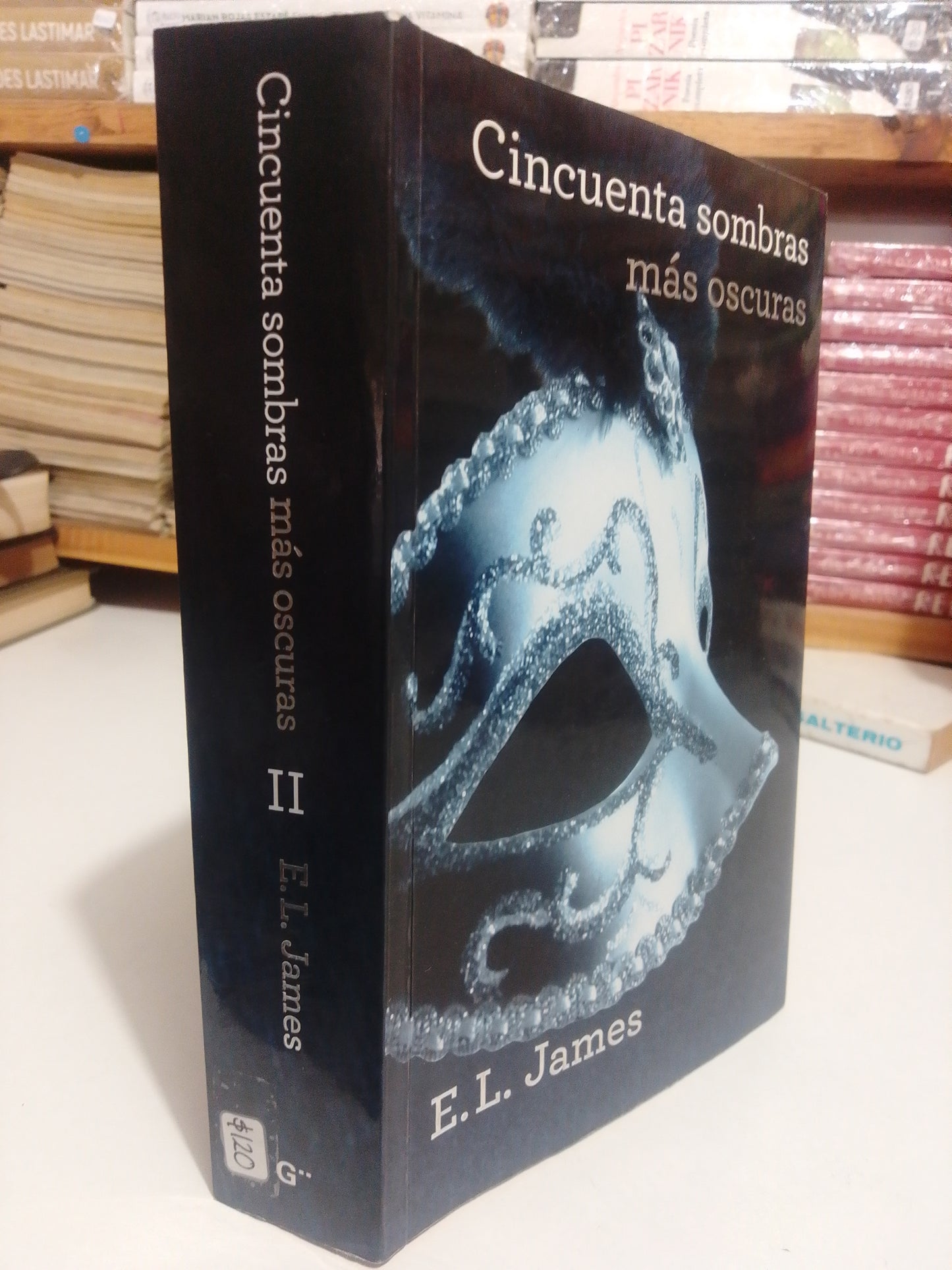 CINCUENTA SOMBRAS MAS OSCURAS POR E.L. JAMES USADO NOVELA JUAREZ
