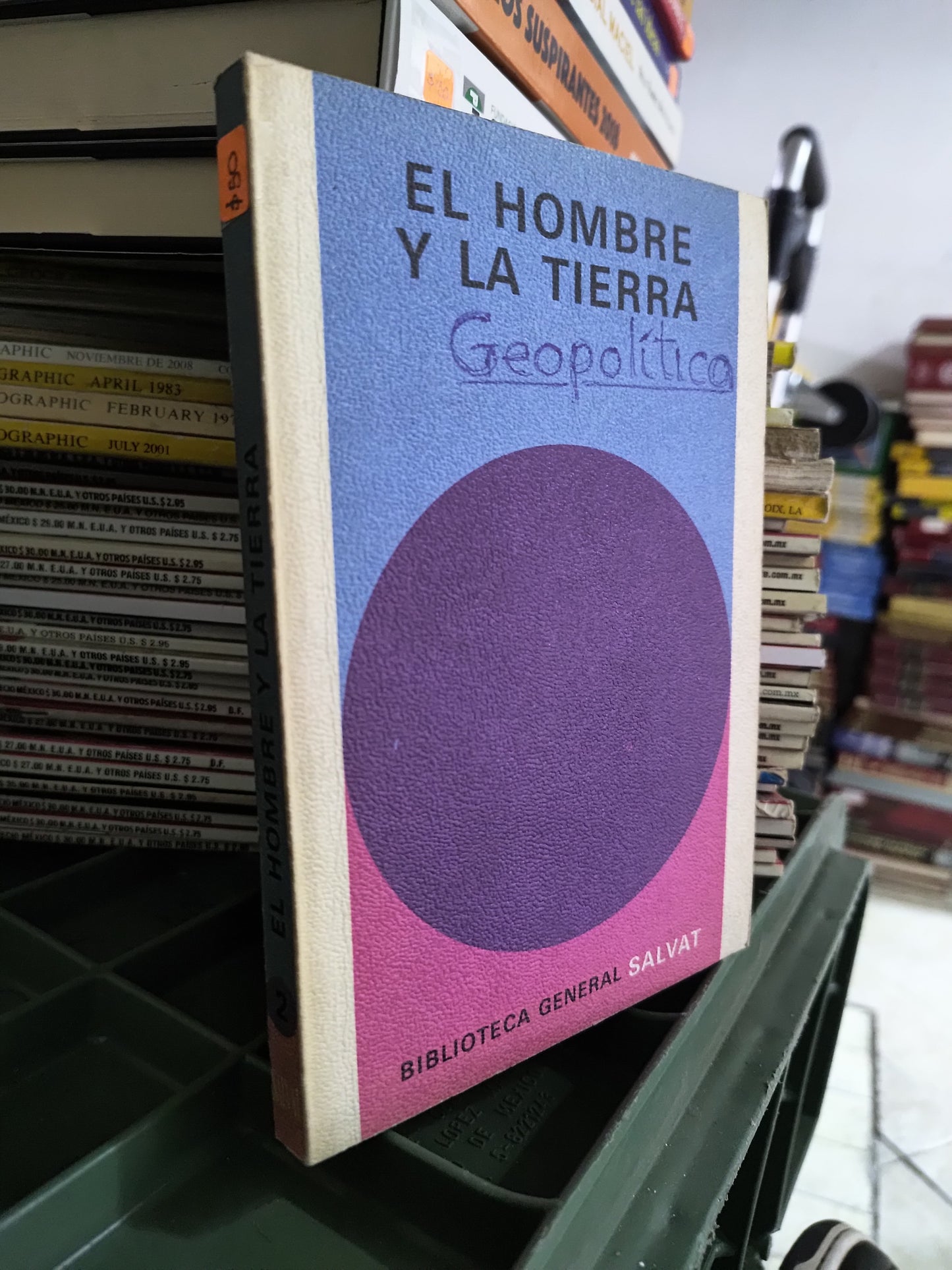 EL HOMBRE Y LA TIERRA POR EDITORIAL SALVAT USADO POLITICA JUAREZ 515