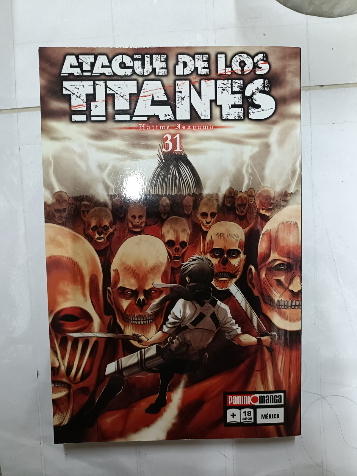 ATAQUE DE LOS TITANES 31 POR HAJIME JSAUAMA MANGA USADO NOVELA LITERARIO 207