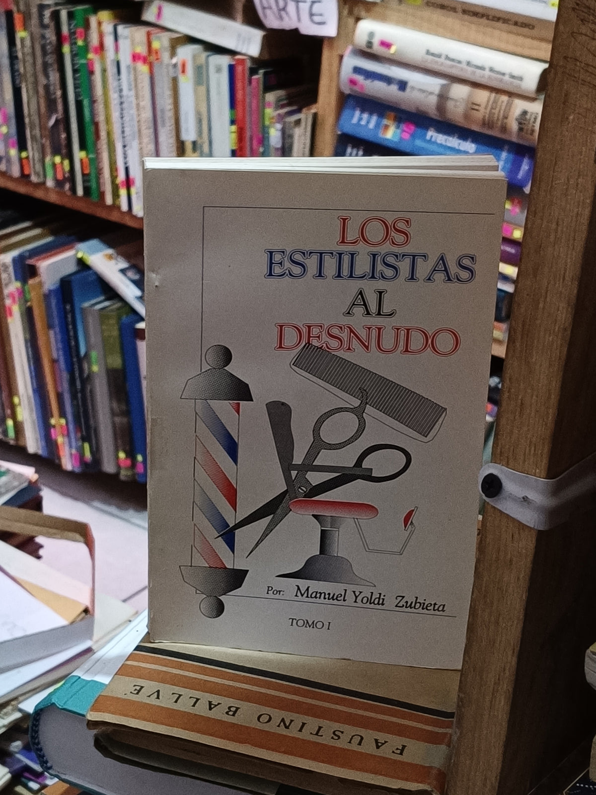 LOS ESTILISTAS AL DESNUDO MANUEL YOLDI ZUBIETA TOMO 1 USADO OFICIOS LITERARIO 305