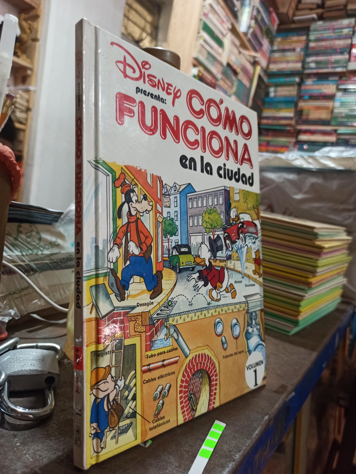 CÓMO FUNCIONA EN LA CIUDAD VOLUMEN 1 POR JUAN BOSCO AURIOLES USADO INFANTILES ALDAMA