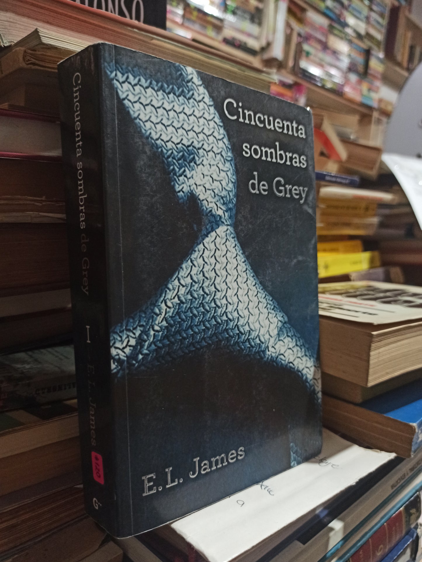 CINCUENTA SOMBRAS DE GREY POR E. L. JAMES USADO NOVELAS ALDAMA