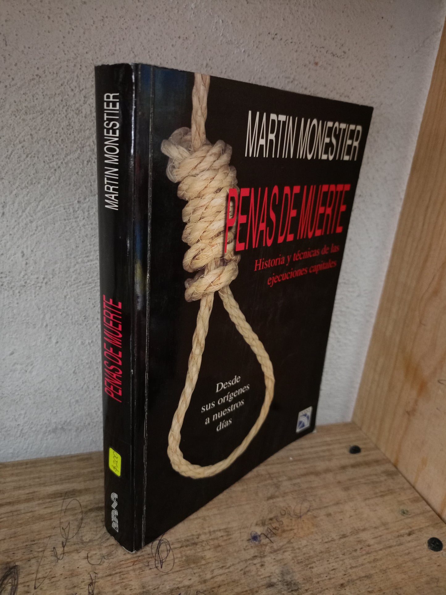 APENAS DE MUERTE POR MARTÍN MONESTIER USADO DERECHO LITERARIO 305