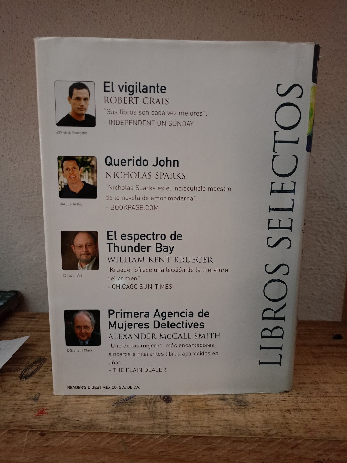 EL VIGILANTE ROBERT CRAIS QUERIDO JOHN NICHOLAS SPARKS EL ESPECTRO DE THUNDER BAY WILLIAM KENT KRUEGER PRIMERA AGENCIA DE MUJERES DETECTIVES ALEXANDER MCCALL SMITH USADO NOVELA LITERARIO 305