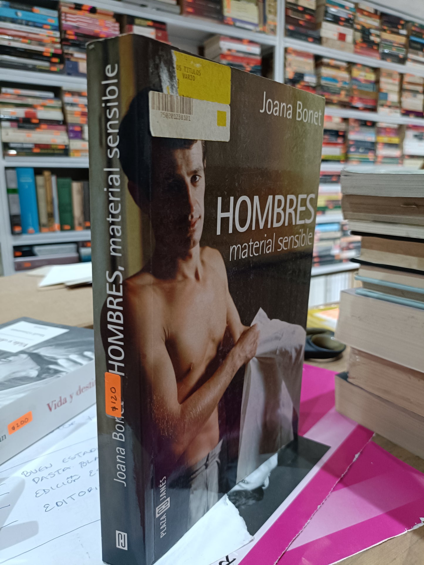 HOMBRES MATERIAL SENSIBLE POR JOANA BONET USADOS NOVELAS JUAREZ 515