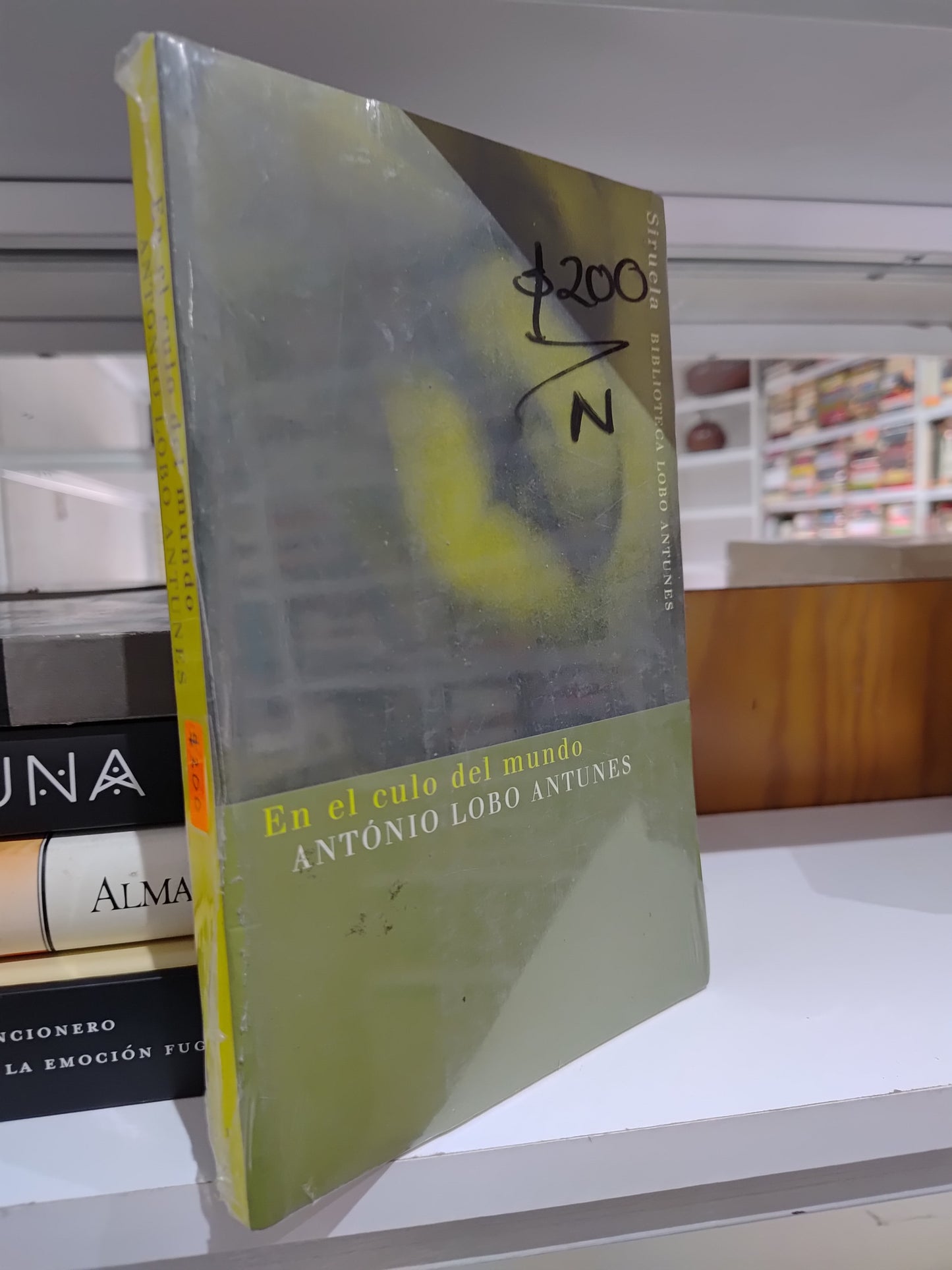EN EL CULO DEL MUNDO POR ANTONIO LOBO ANTUNES USADO NOVELAS JUAREZ 515