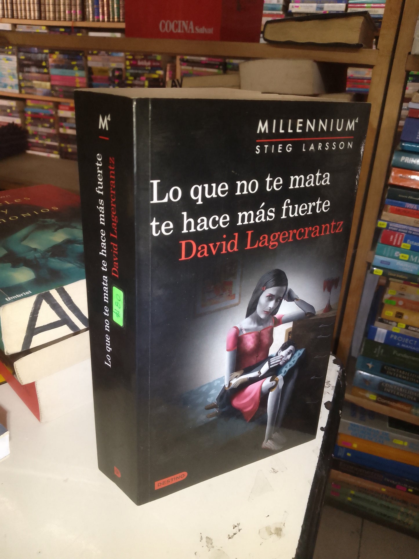 LO QUE NO TE MATA TE HACE MÁS FUERTE POR DAVID LAGERCRANTZ USADO NOVELA LITERARIO 207