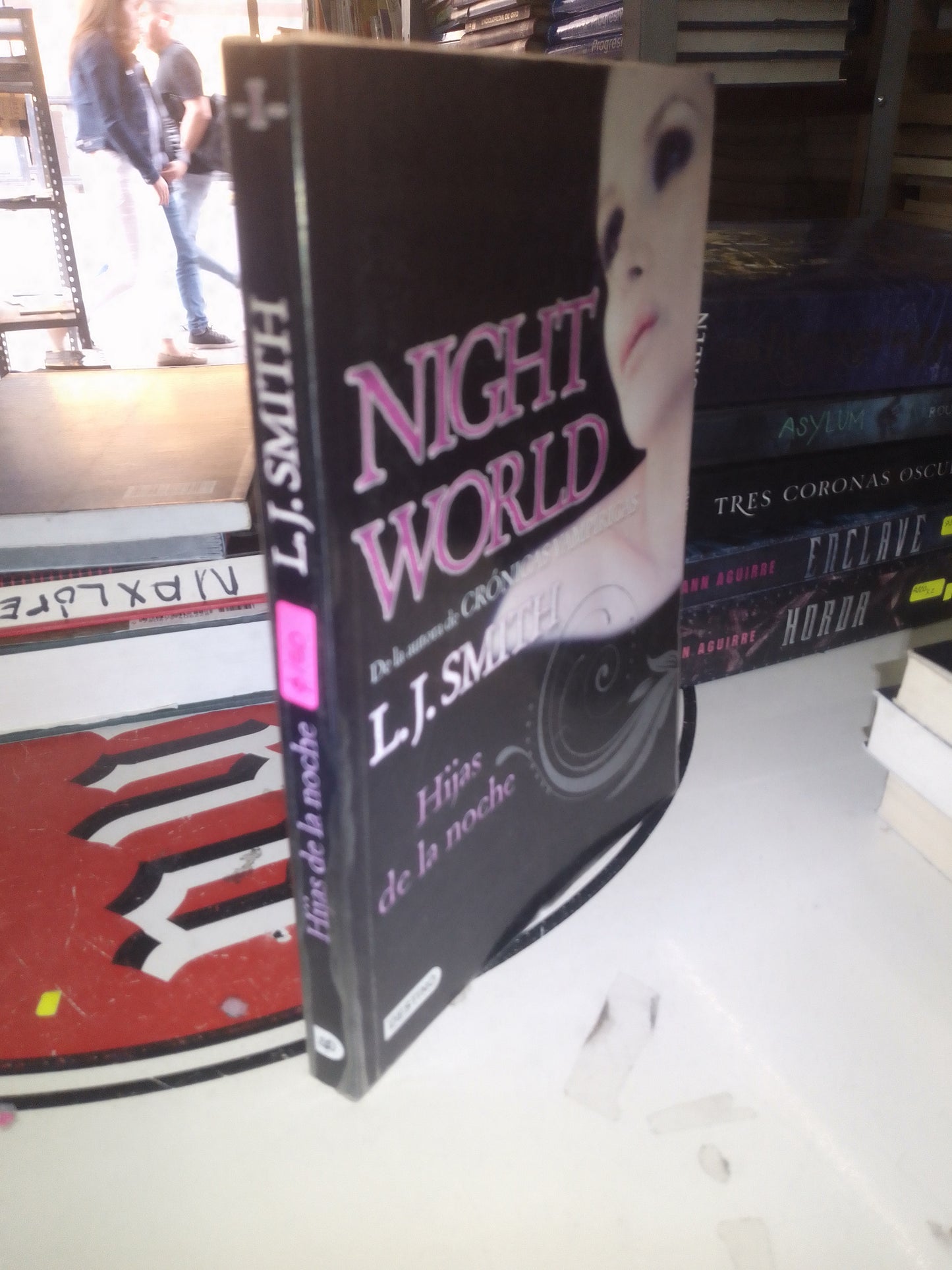 NIGHT WORLD POR L J SMITH USADO NOVELA LITERARIO 207
