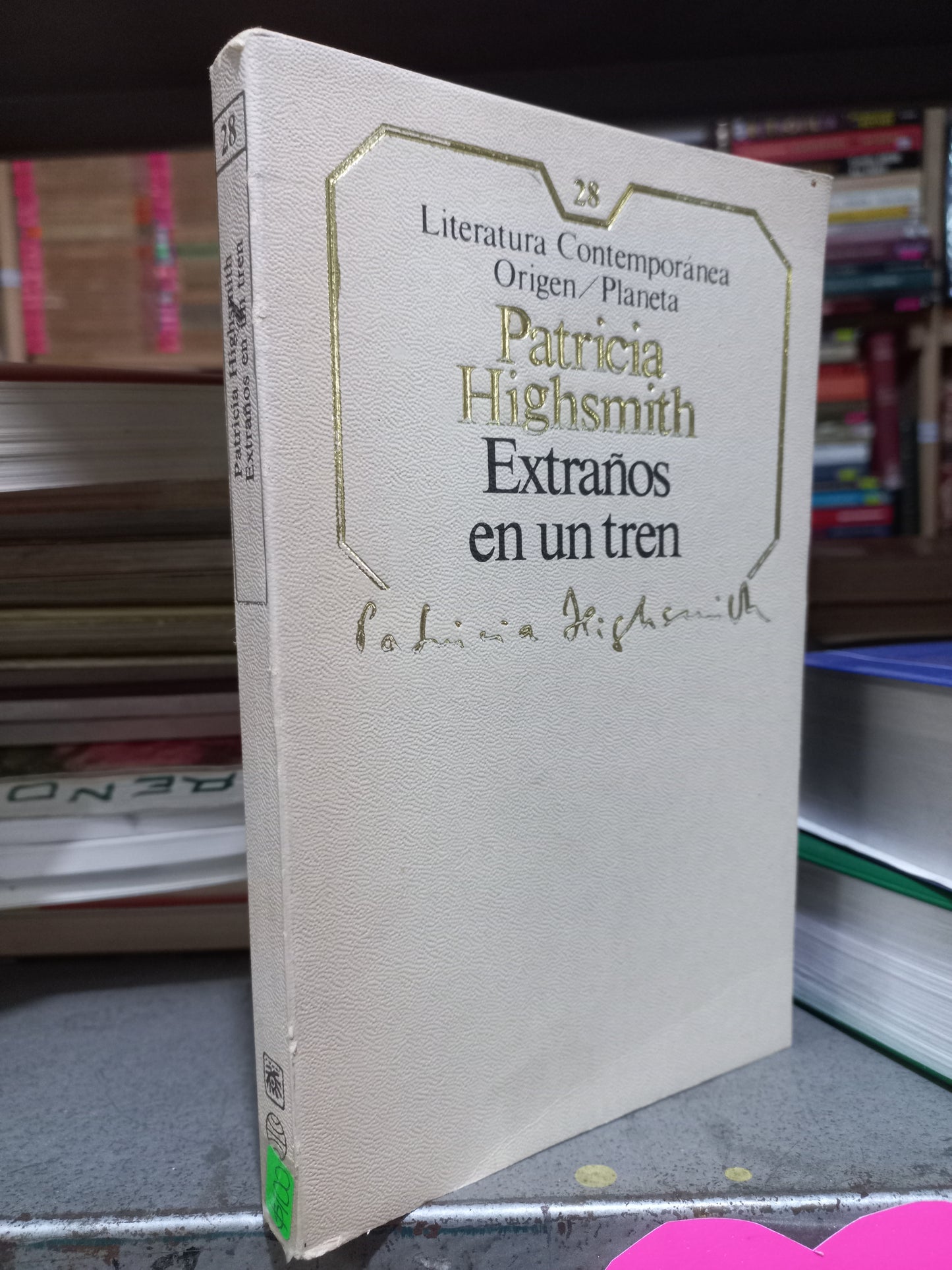 EXTRAÑOS EN UN TREN POR PATRICIA HIGHSMITH USADO NOVELA JUÁREZ