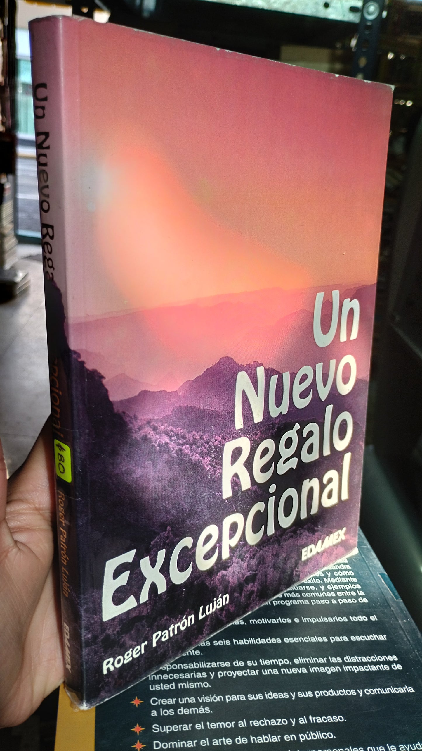UN NUEVO REGALO EXCEPCIONAL POR ROGER PATRON LUJAN LIBRO USADO SUPERACION PERSONAL ALDAMA