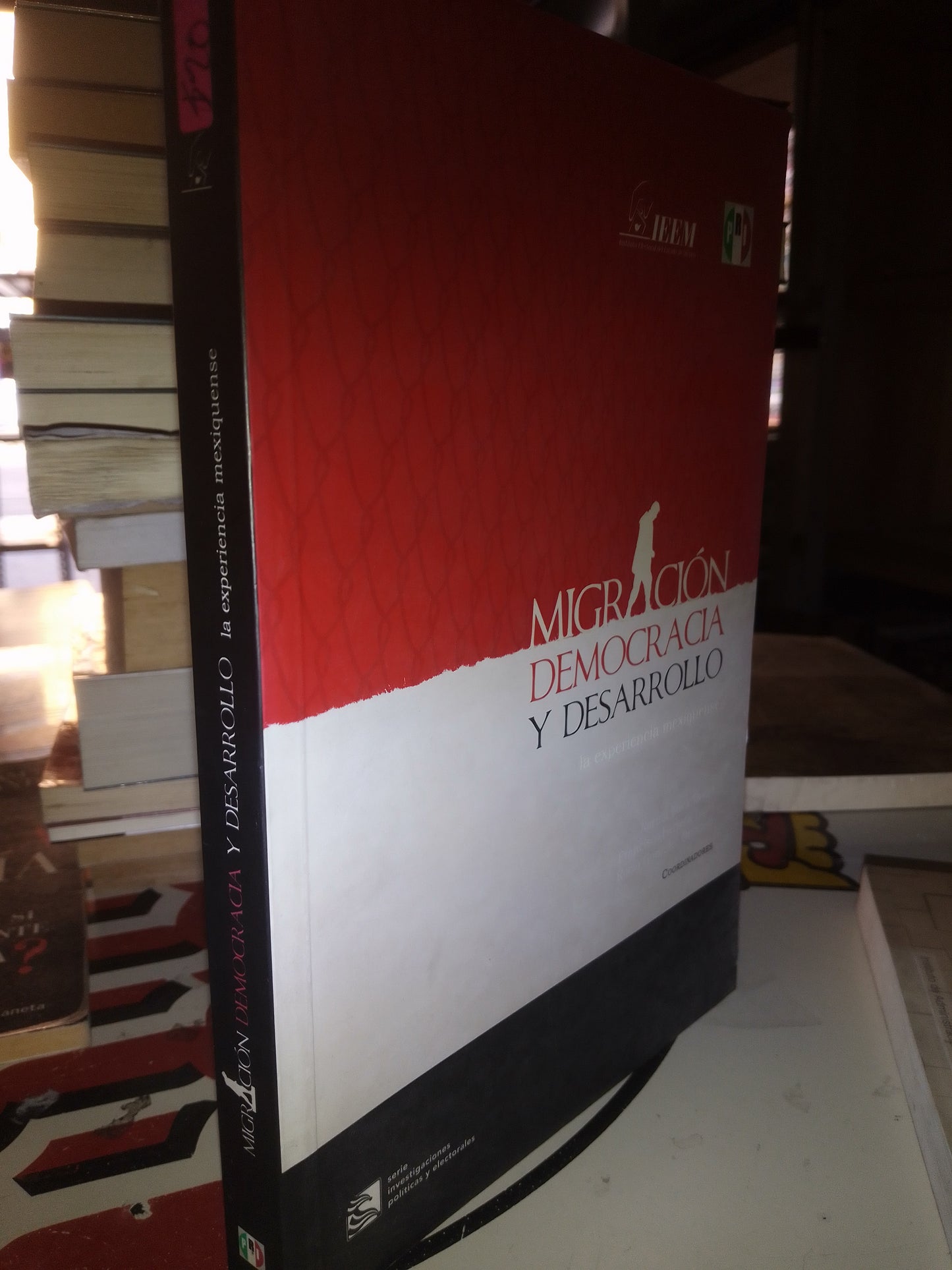 MIGRACIÓN DEMOCRACIA Y DESARROLLO POR AUTORES VARIOS USADO POLÍTICA LITERARIO 207