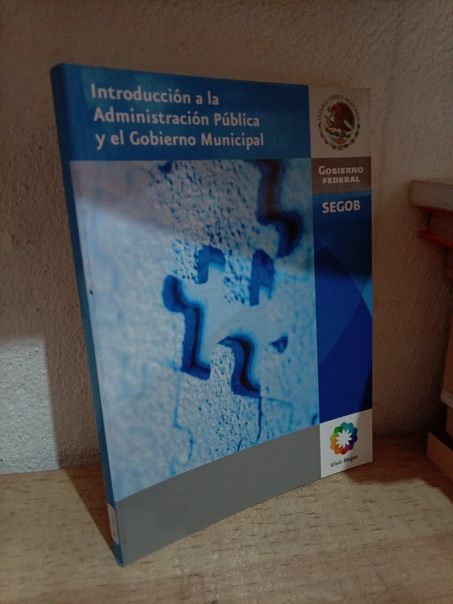 INTRODUCCION A LA ADMINISTRACION PÚBLICA Y EL GOBIERNO MUNICIPAL USADO POLITICA LITERARIO 305