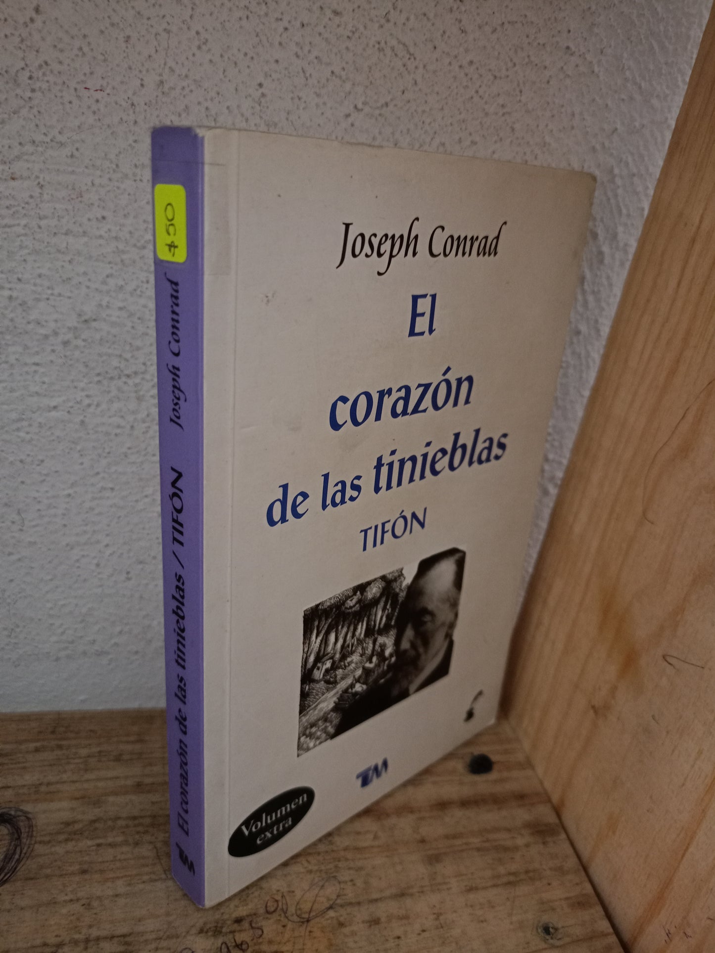 EL CORAZÓN DE LAS TINIEBLAS TIFÓN POR JOSEPH CONRAD USADO NOVELA LITERARIA 305