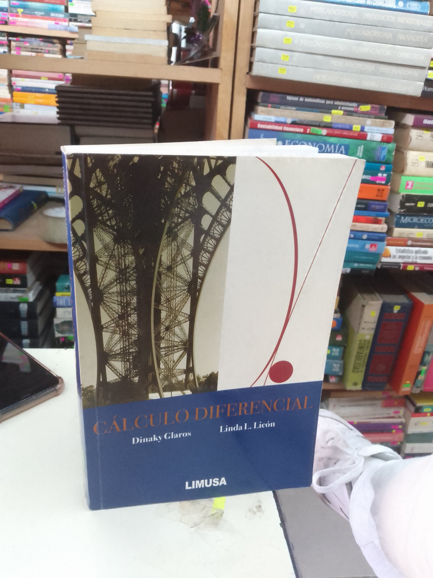 CÁLCULO DIFERENCIAL POR DINAKY GLAROS Y LINDA L. LICON USADO MATEMÁTICAS LITERARIO 207