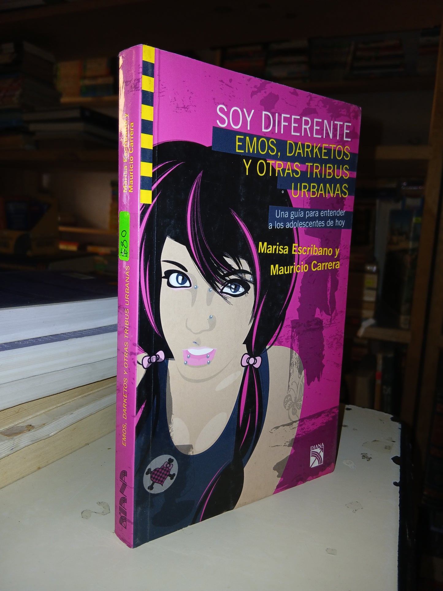 EMOS, DARKETOS Y OTRAS TRIBUS URBANAS POR MARISA ESCRIBANO Y MAURICIO CARRERA USADO SUPERACIÓN PERSONAL LITERARIO 207