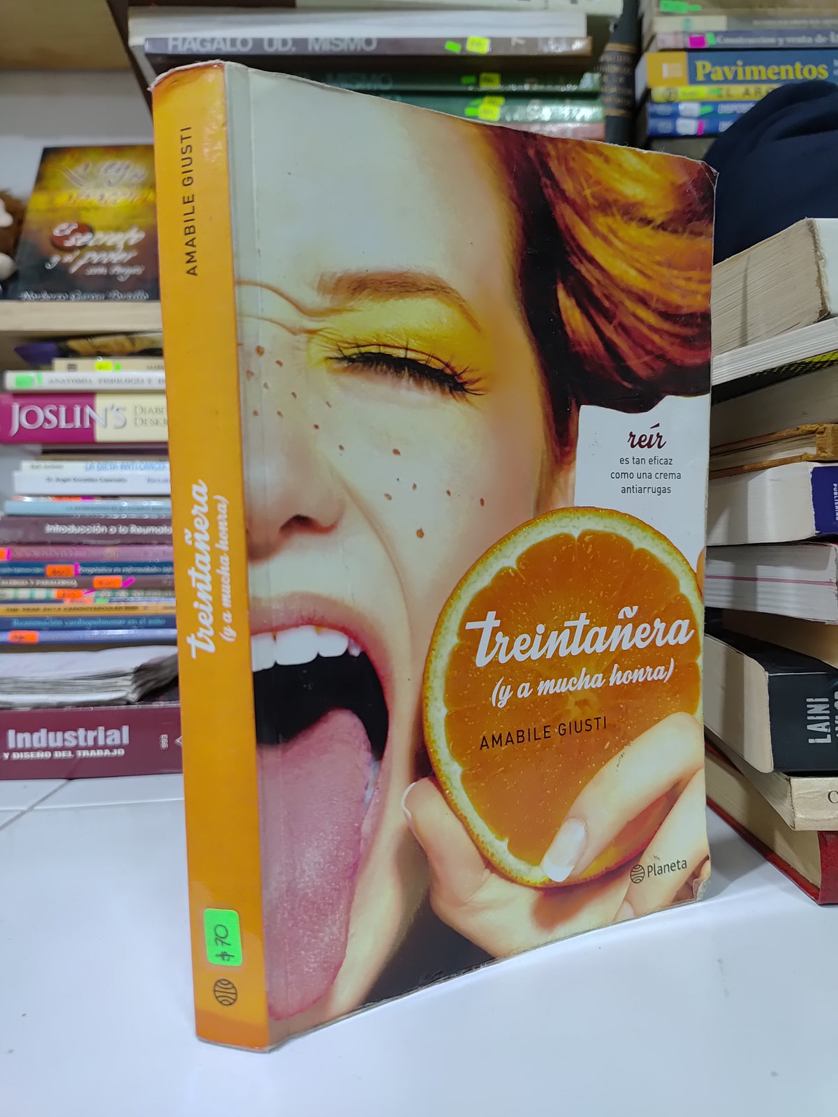 TREINTAÑERA Y A MUCHA HONRA POR AMABILE GIUSTI USADO NOVELAS JUAREZ 507