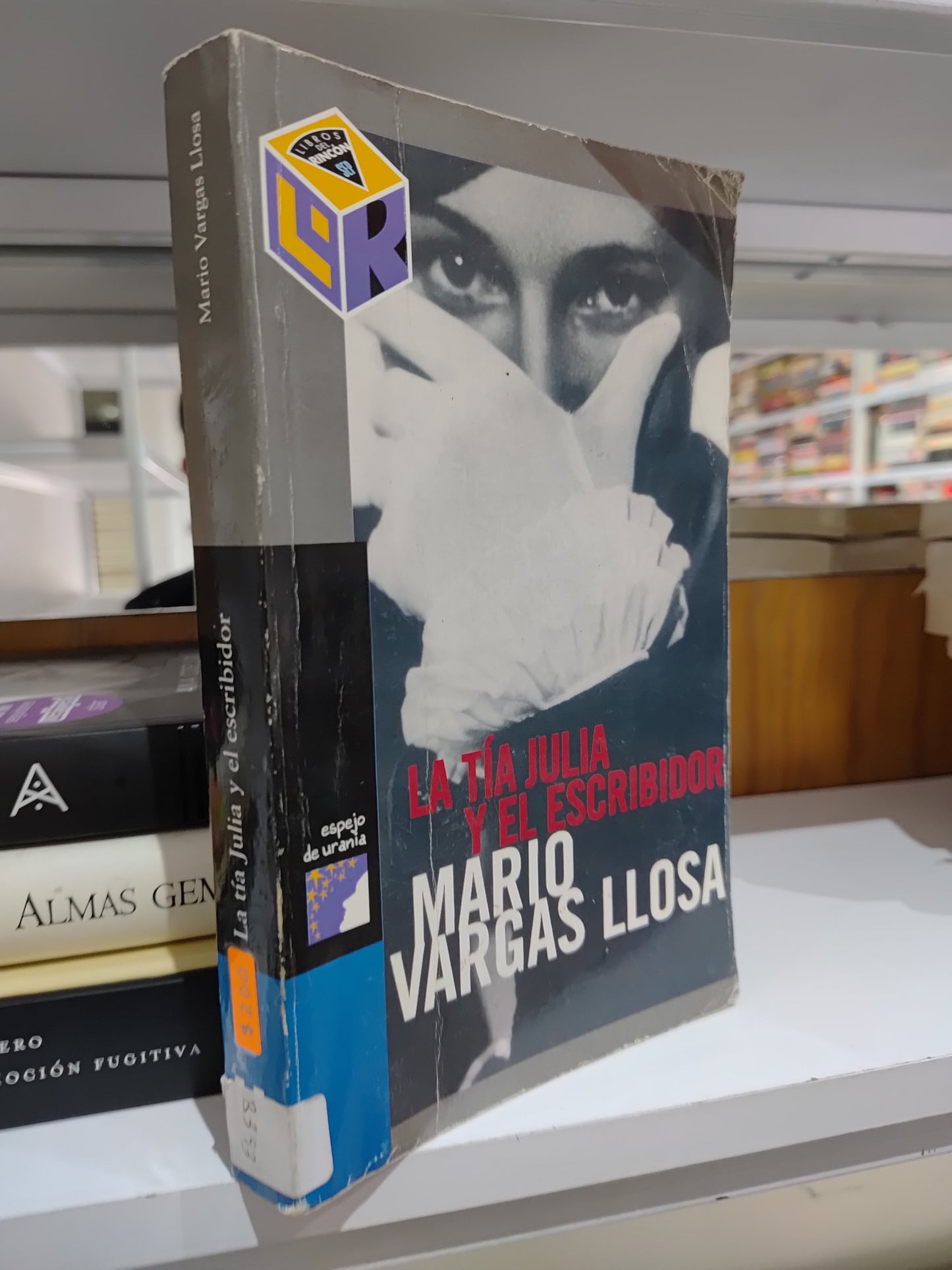LA TIA JULIA Y EL ESCRIBIDOR POR MARIO VARGAS LLOSA USADO NOVELAS JUAREZ 515