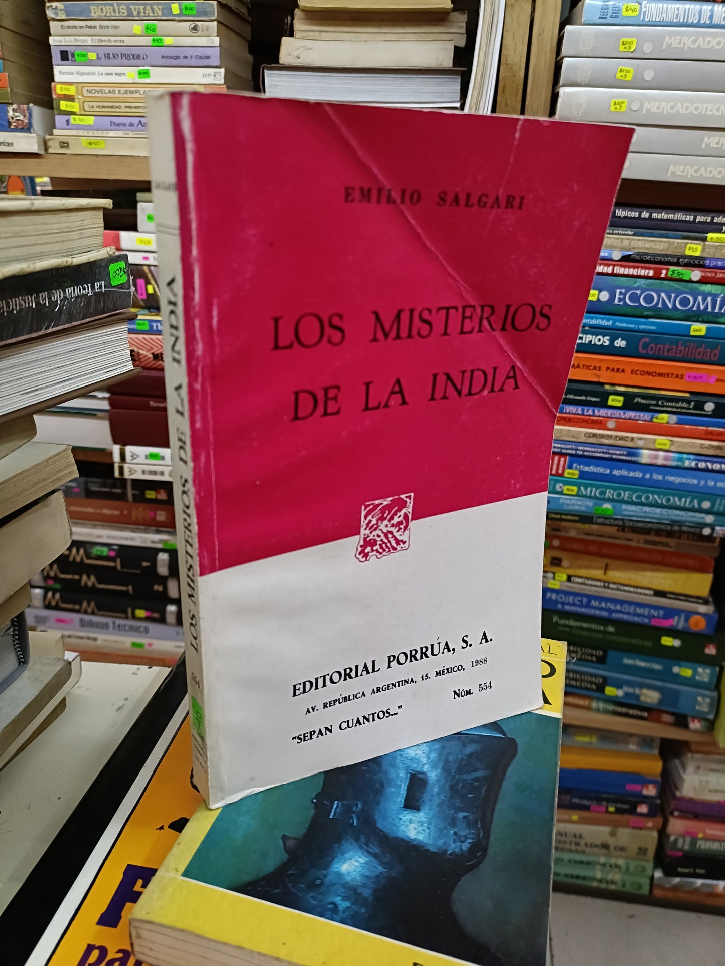 LOS MISTERIOS DE LA INDIA POR EMILIO SALGARI USADO NOVELA LITERARIO 207