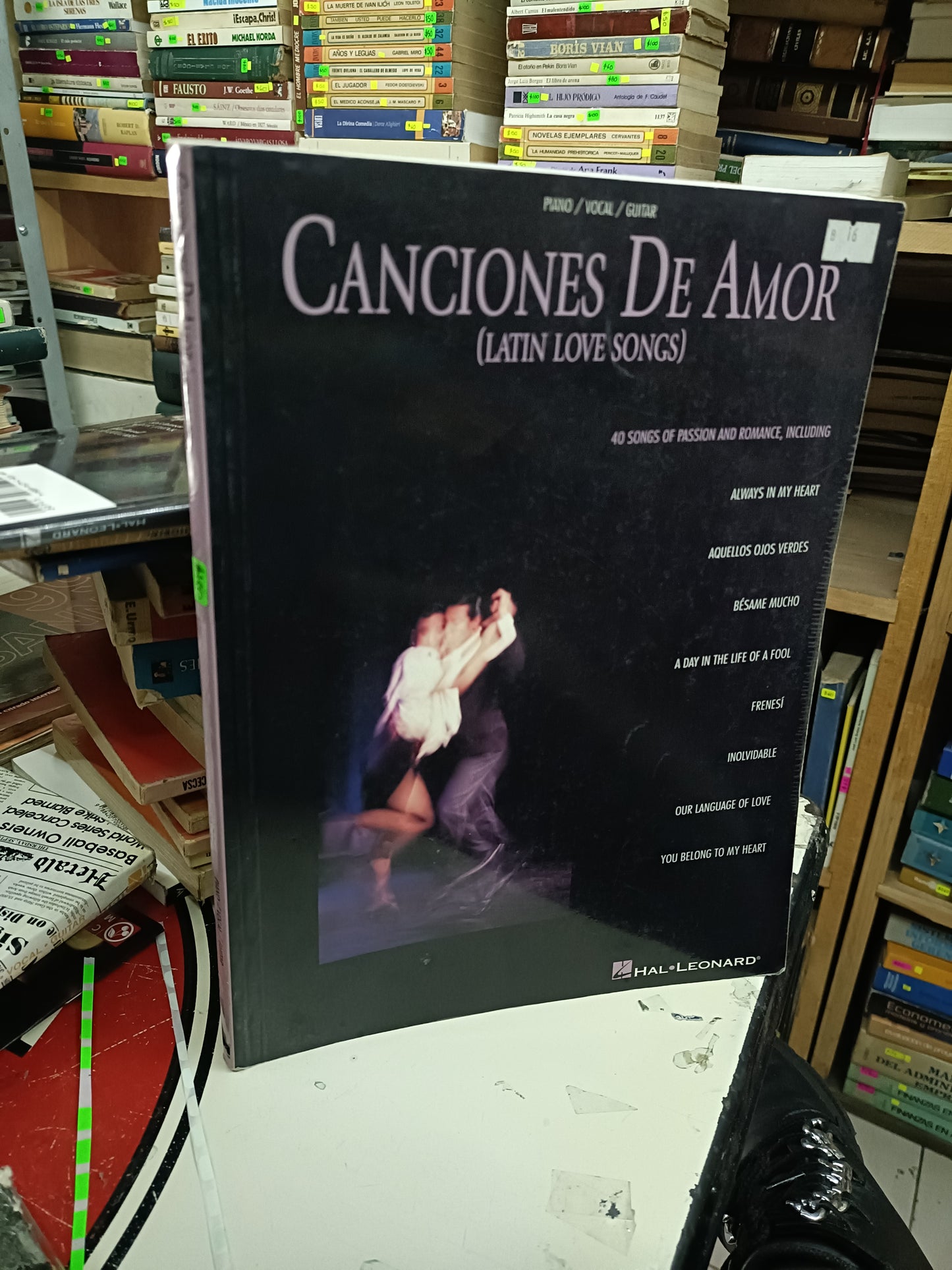 CANCIONES DE AMOR LATIN LOVE SONG PIANO VOCAL GUITAR USADO ARTE LITERARIO 207
