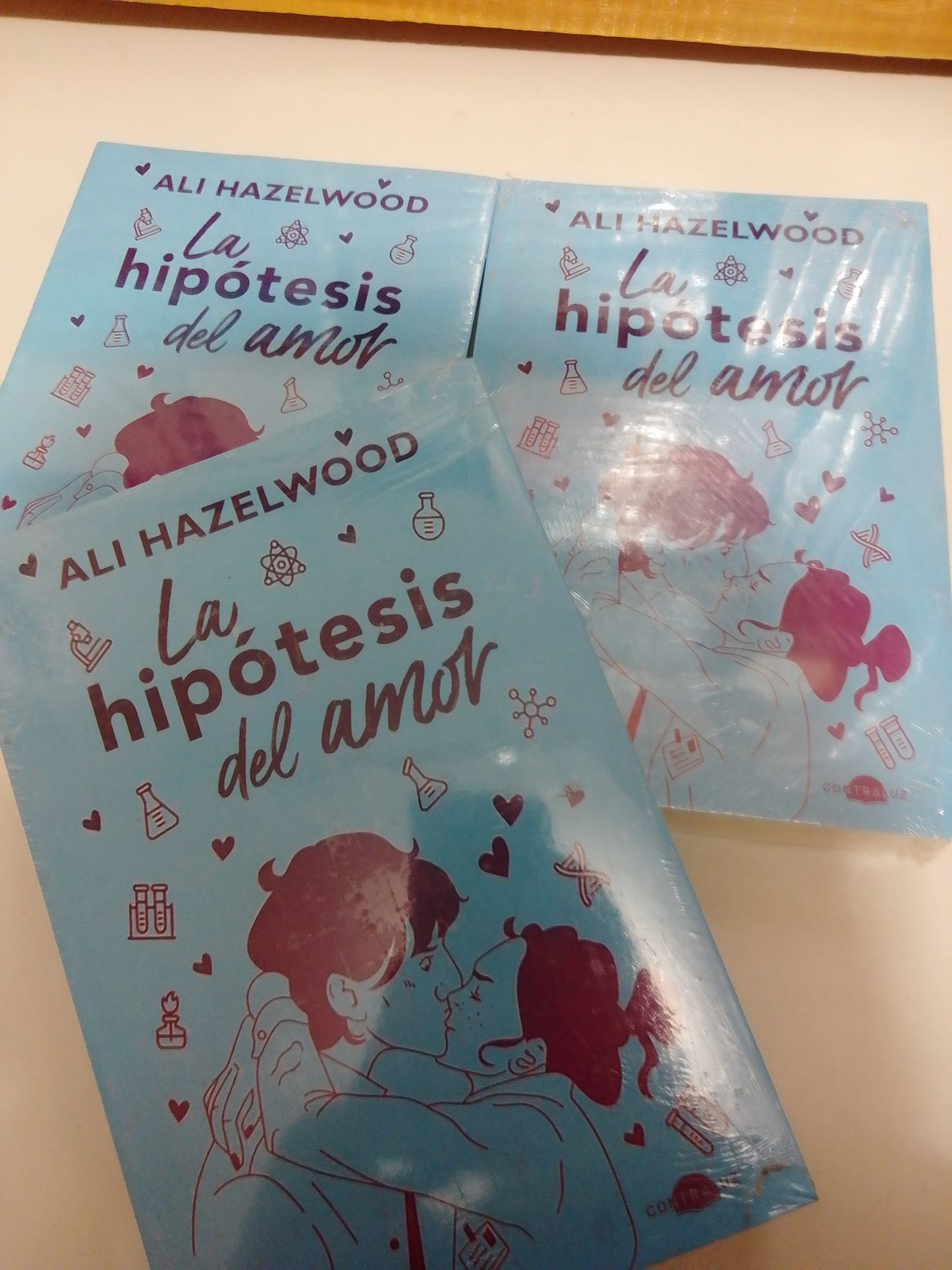 LA HIPOTESIS DEL AMOR POR ALI HAZELWOOD NUEVO JUAREZ