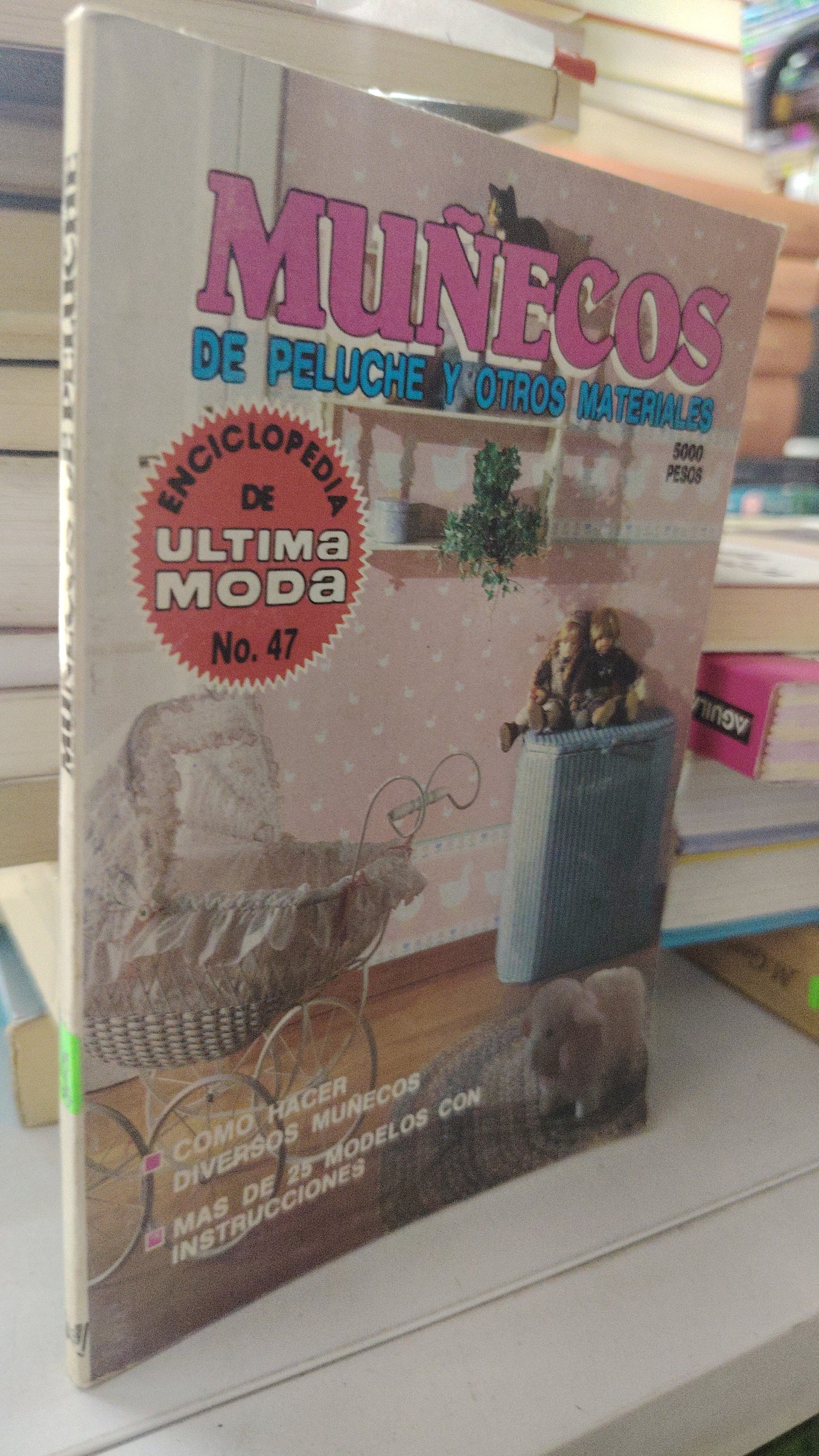 MUÑECOS DE PELUCHE Y OTROS MATERIALES USADO OFICIO LITERARIO 207