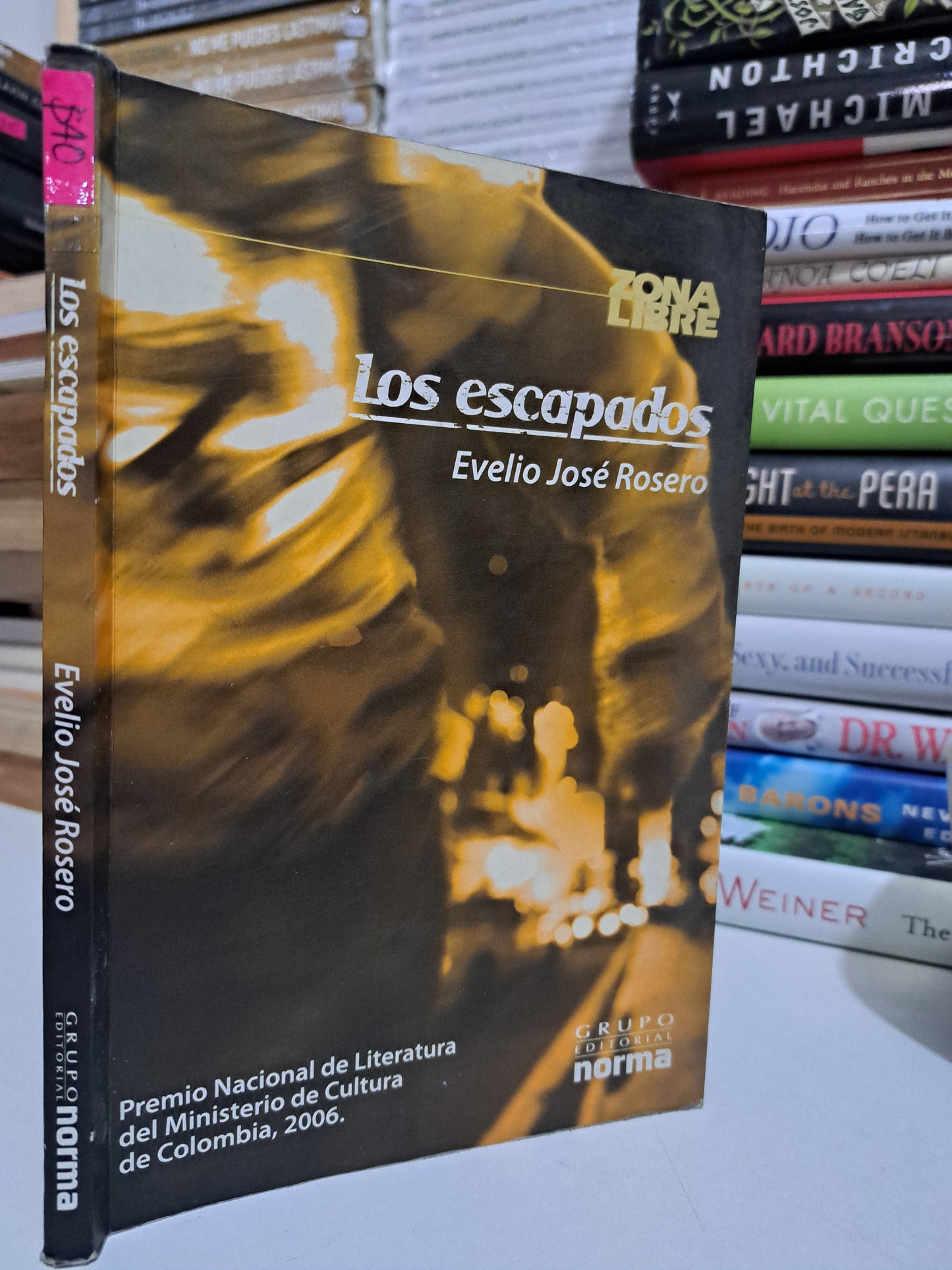 LOS ESCAPADOS EVELIO JOSÉ ROSERO USADO NOVELA JUÁREZ