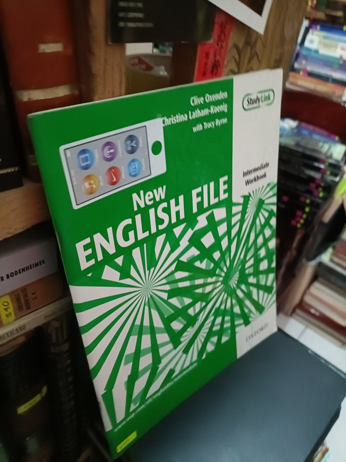 NEW ENGLISH FILE POR CLIVE OXENDEN USADO IDIOMAS LITERARIO 305