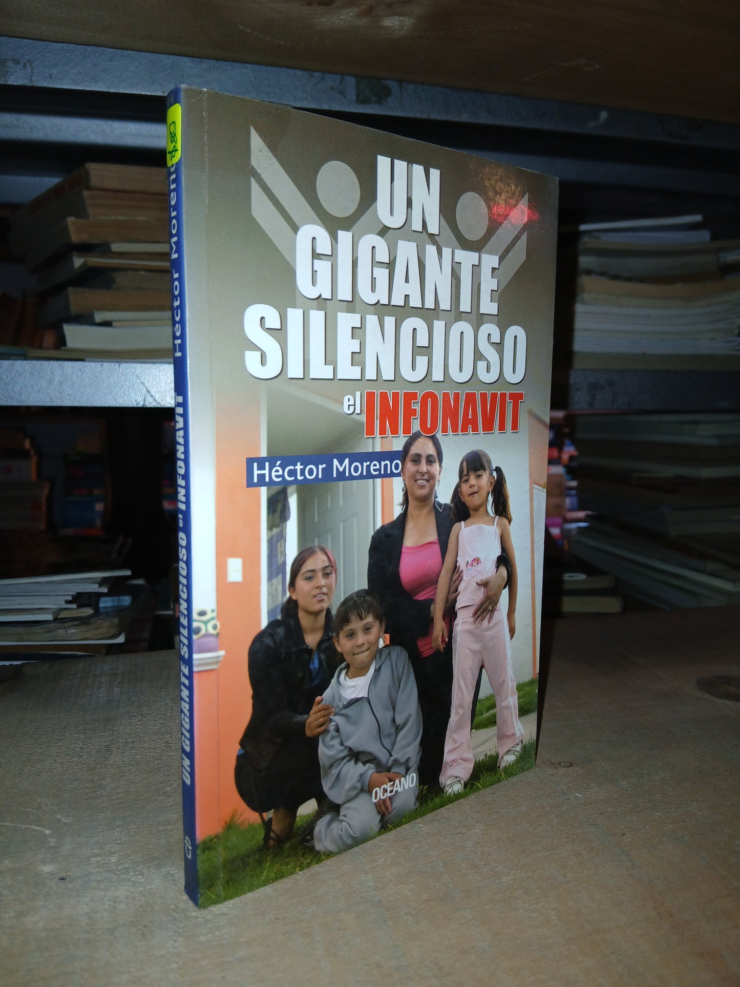 UN GIGANTE SILENCIOSO EL INFONAVIT POR HÉCTOR MORENO USADO DERECHO LITERARIO 207