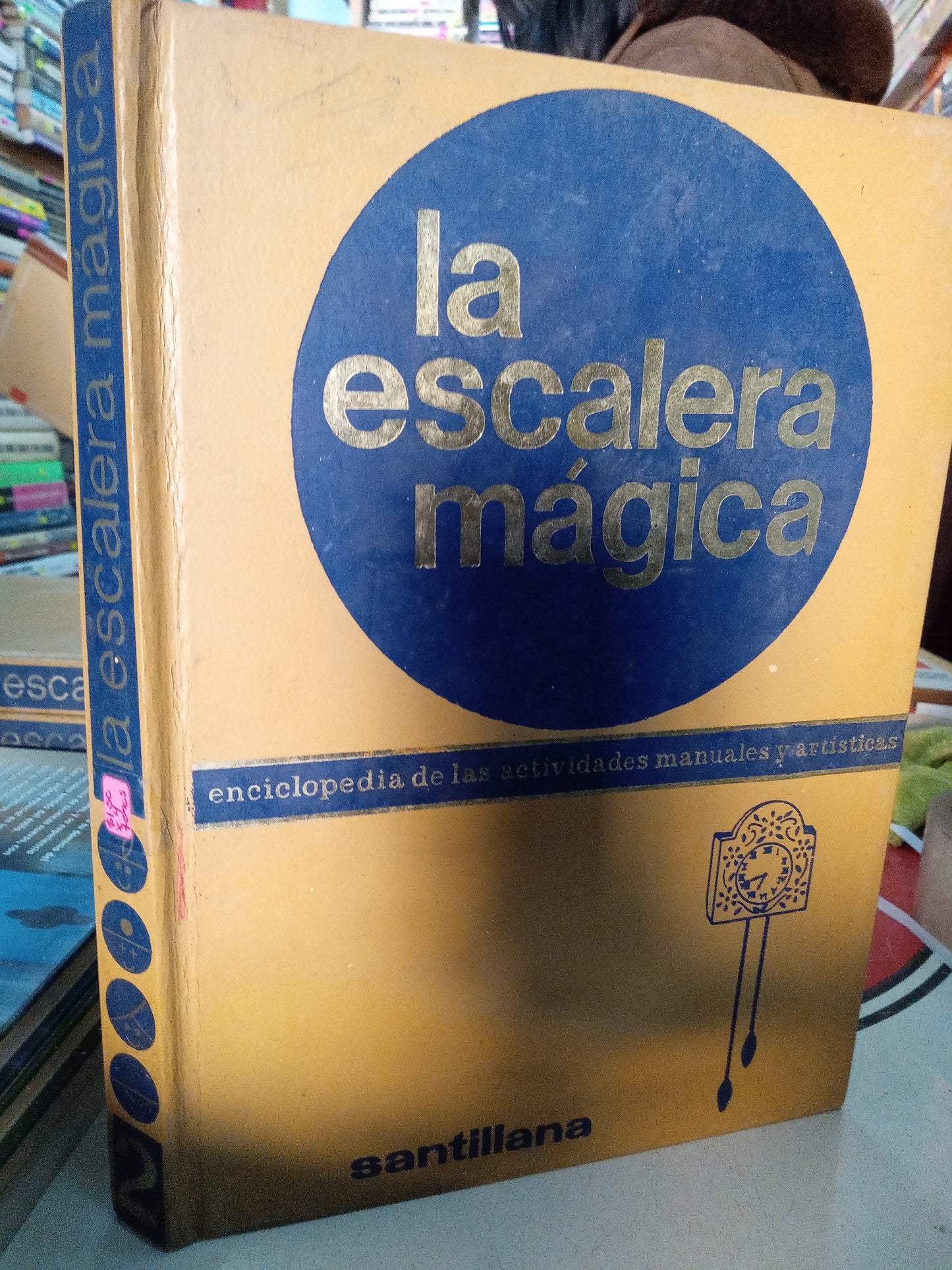 LA ESCALERA MAGICA ENCICLOPEDIA DE LAS ACTIVIDADES MANUALES Y ARTISTICAS 4 TOMOS  USADO OFICIOS LITERARIO 207