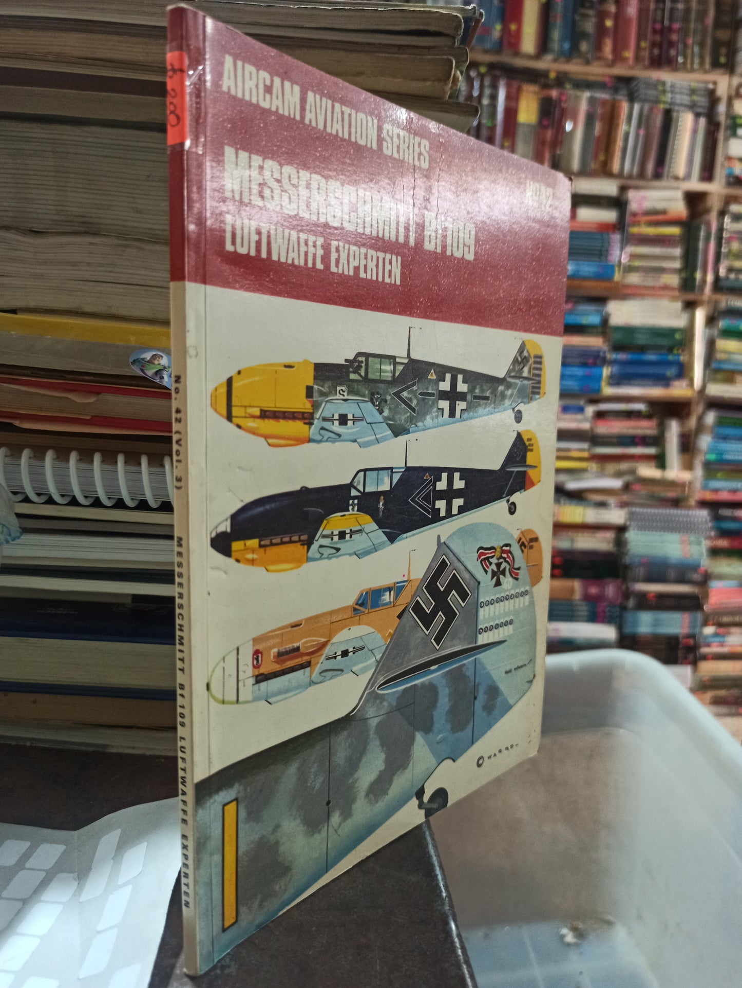 MESSERSCHMITT BF109F IN LUFTWAFFE EXPERTEN POR FRANCIS K. MASON USADO 2DA GUERRA ALDAMA