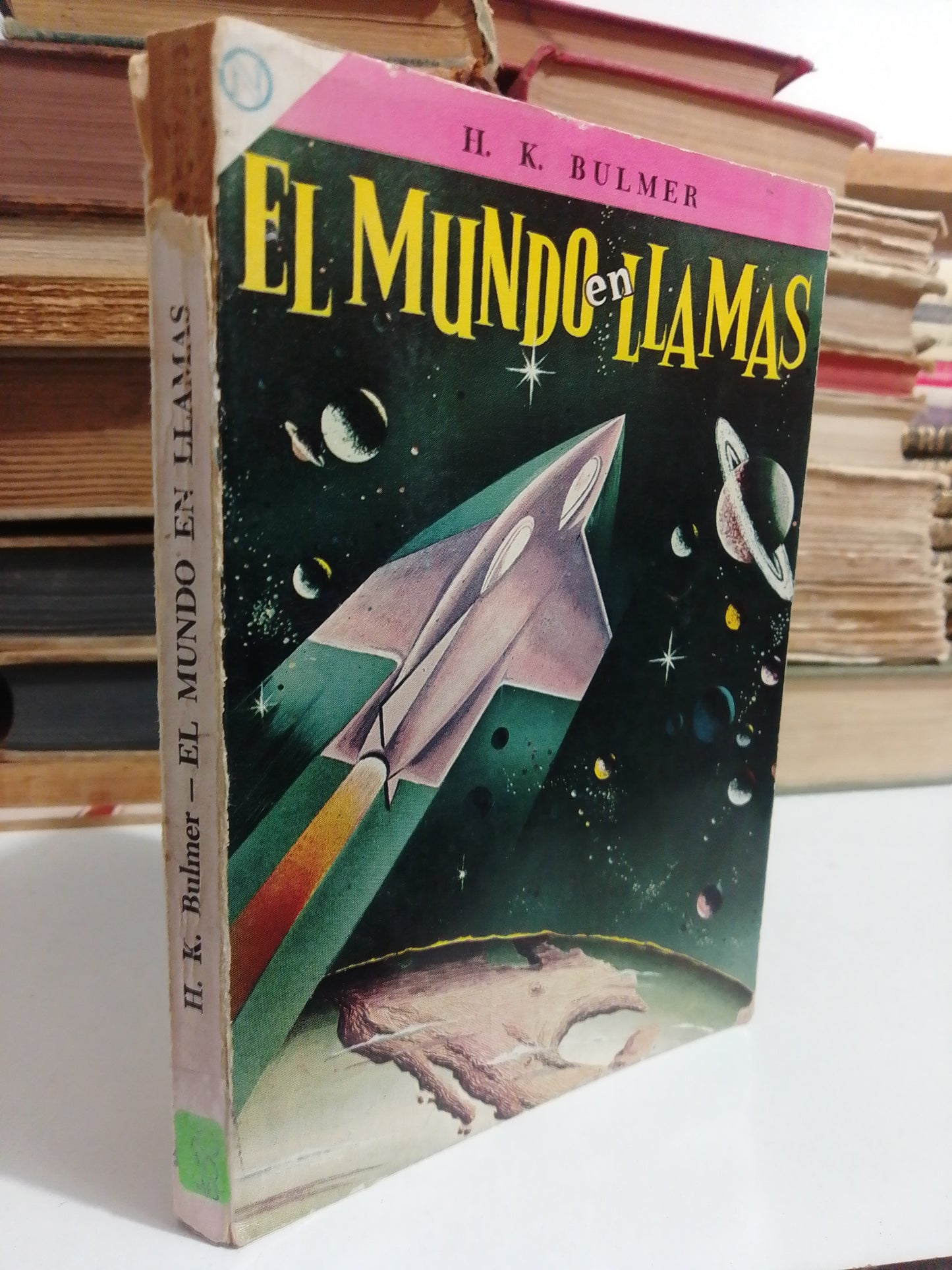 EL MUNDO EN LLAMAS POR H.K. BULMER USADO NOVELA JUÁREZ