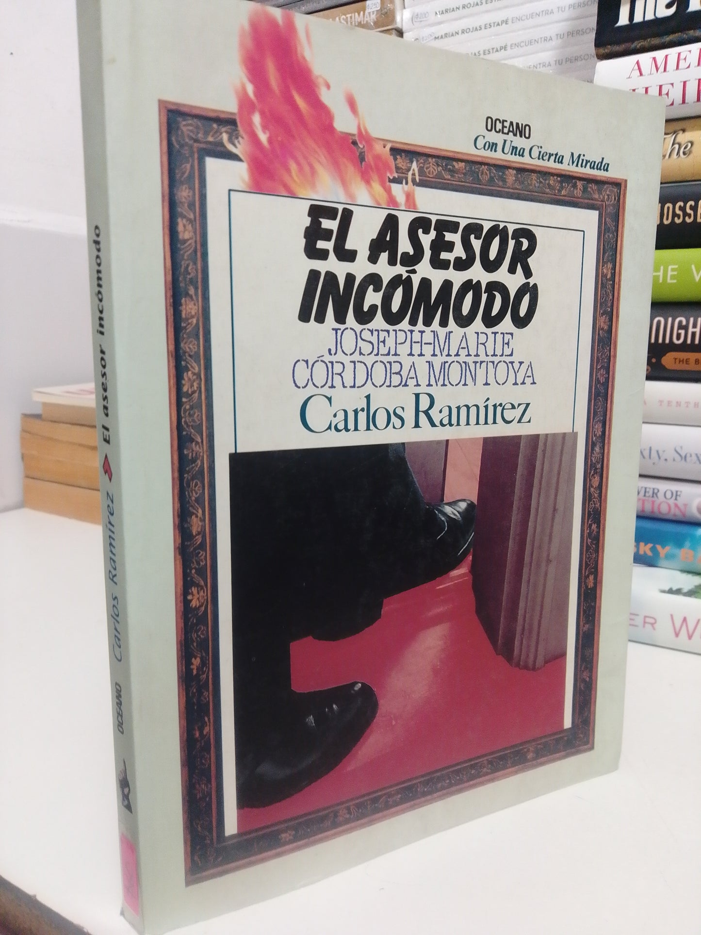 EL ASESOR INCÓMODO POR CARLOS RAMÍREZ USADO NOVELA JUÁREZ