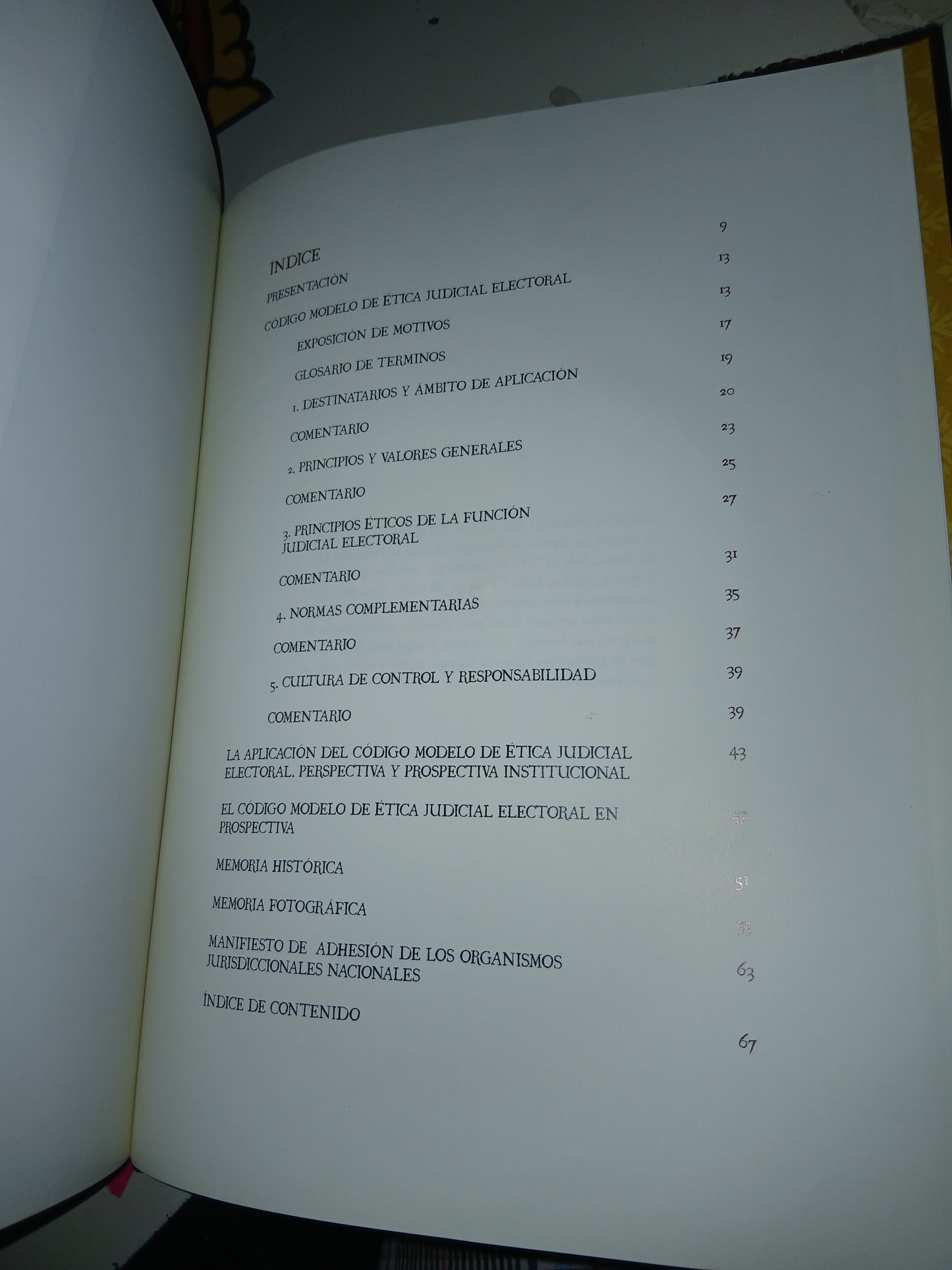 CÓDIGO MODELO DE ÉTICA JUDICIAL ELECTORAL (VARIOS AUTORES) USADO DERECHO LITERARIO 207