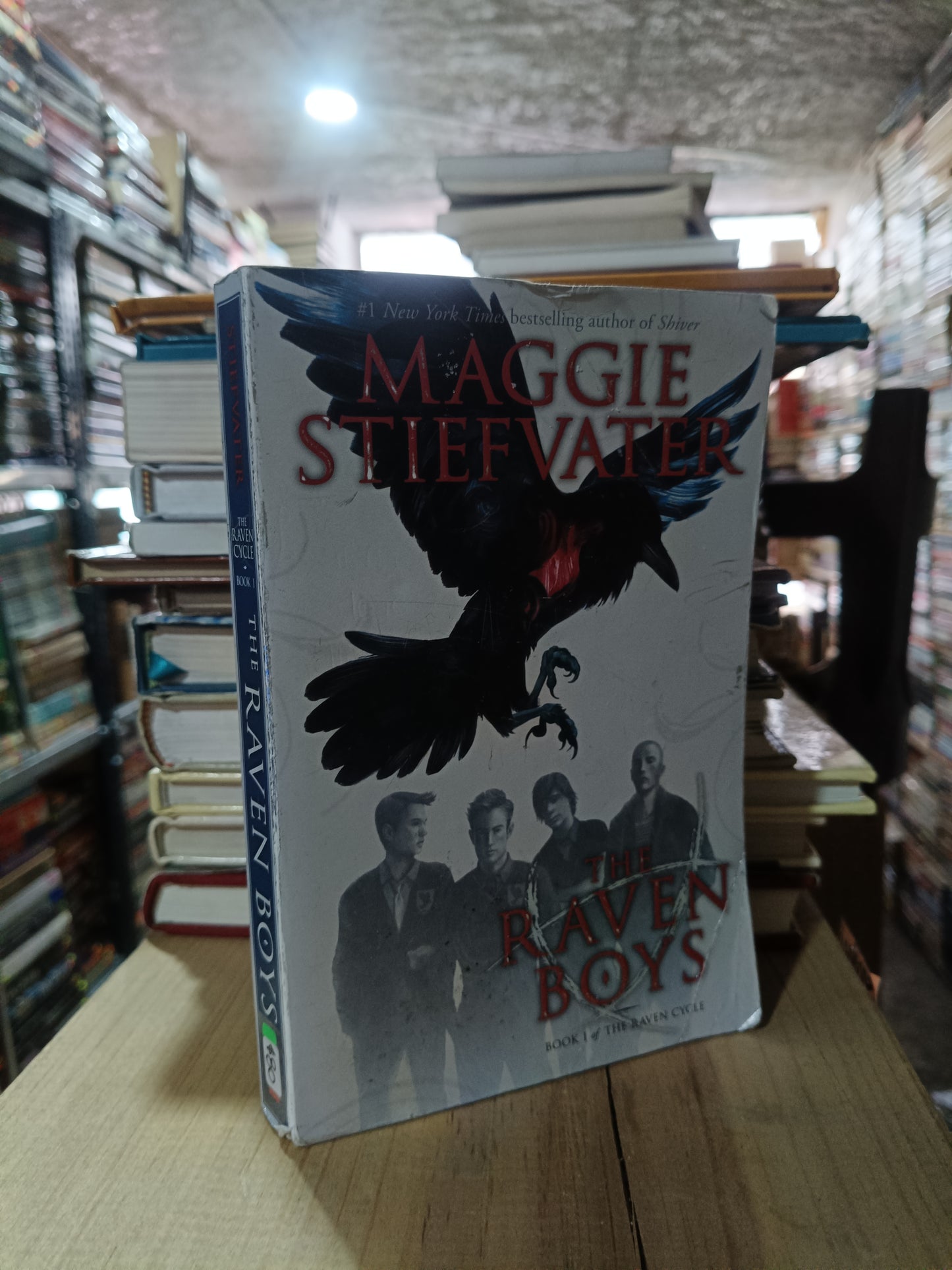 THE RAVEN BOYS POR MAGGIE STIEFVATER USADO IDIOMAS ALDAMA