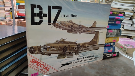 B-17 IN ACTION POR SQUADRON/SIGNAL PUBLICATIONS LIBRO USADO HISTORIA ALDAMA