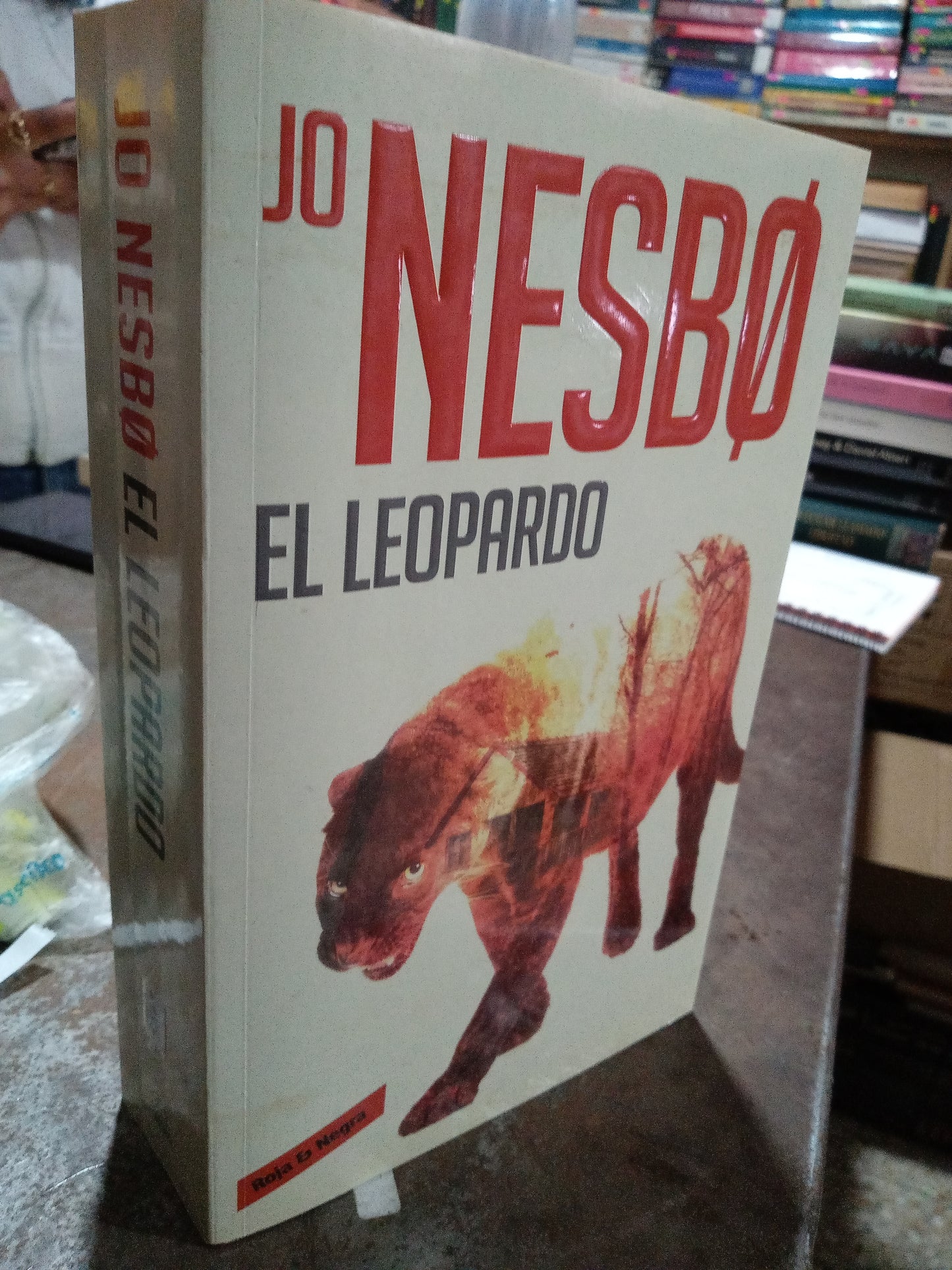JO NESBO EL LEOPARDO POR NESBO USADO NOVELA ALDAMA