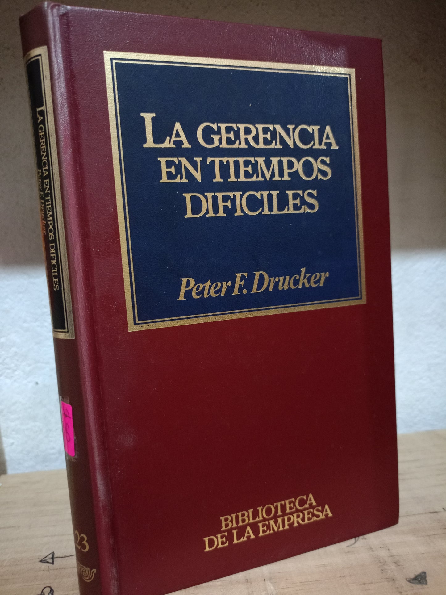 LA GERENCIA EN TIEMPOS DIFICILES POR PETER F.DRUCKER USADO ADMIN LITERARIO 305
