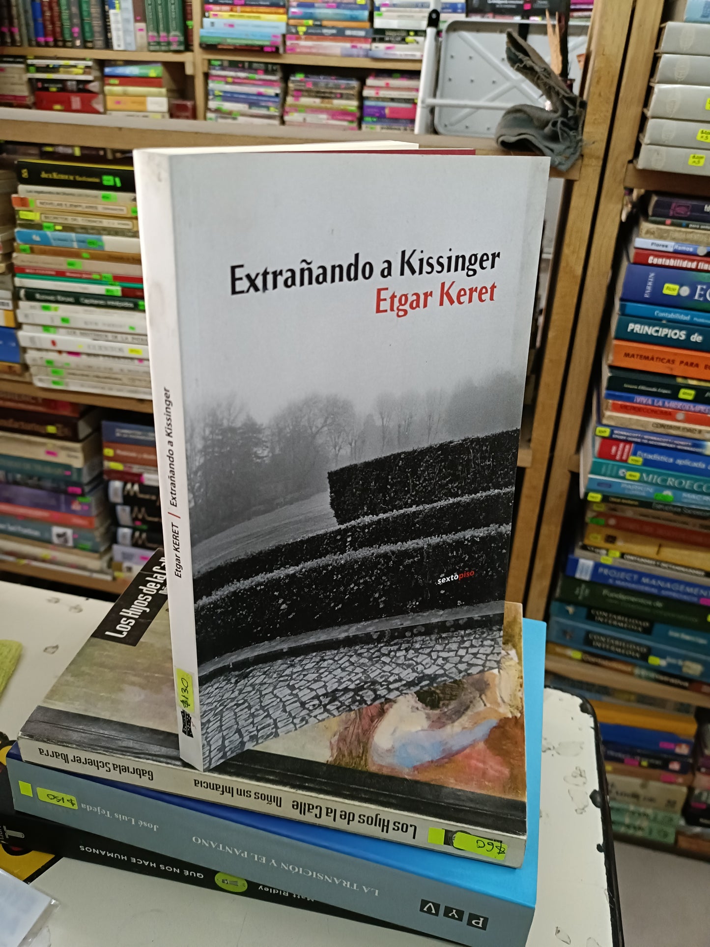 EXTRAÑANDO A KISSINGER POR ETGAR KERET USADO NOVELA LITERARIO 207
