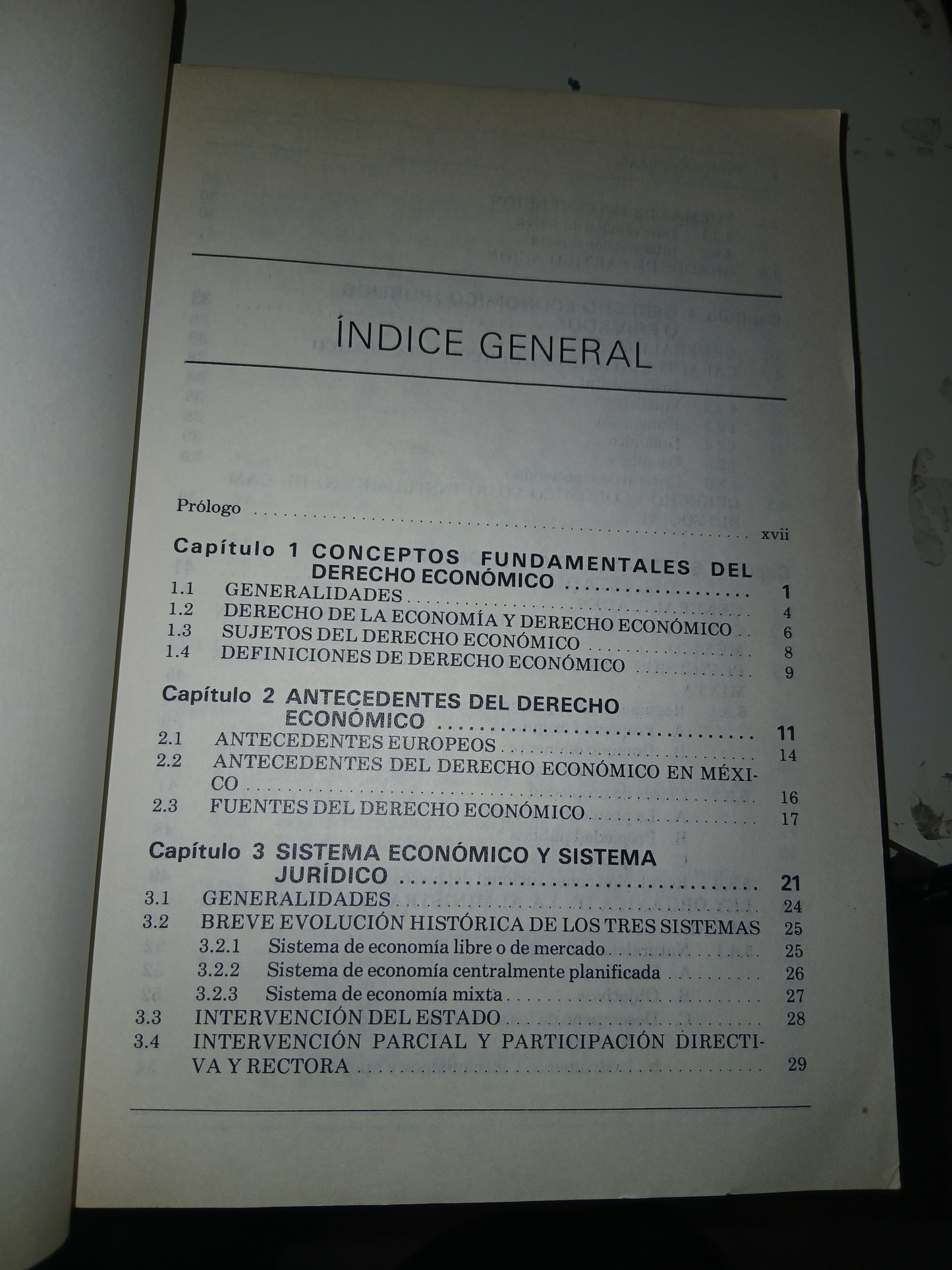 DERECHO ECONÓMICO POR JORGE WITKER V. USADO DERECHO LITERARIO 207