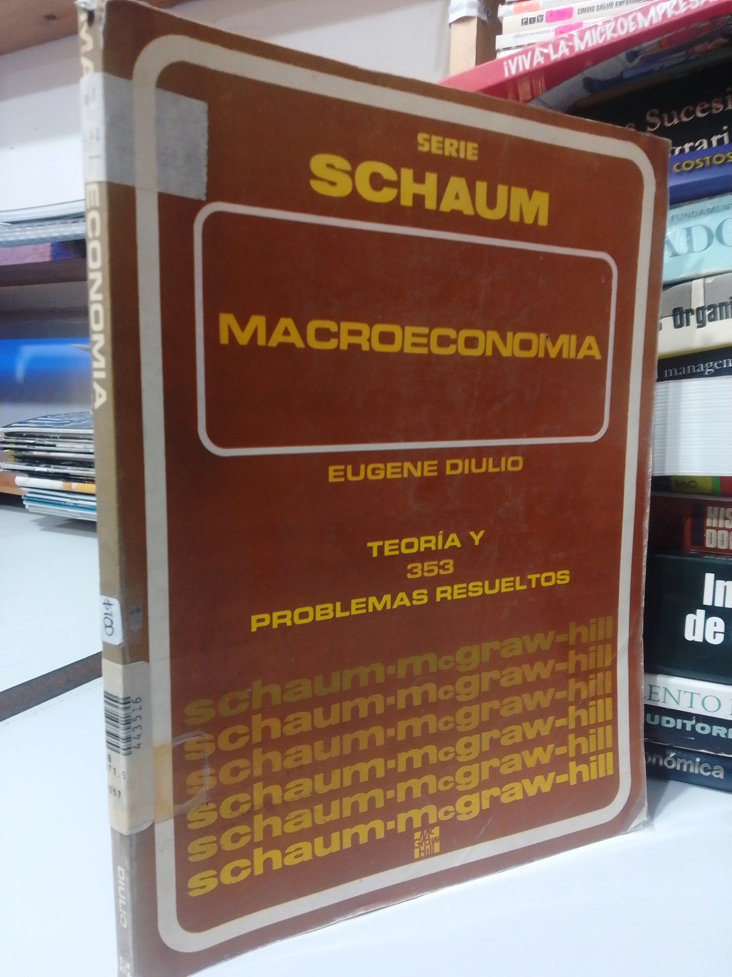 MACROECONOMIA TEORIA Y 353 PROBLEMAS RESUELTOS POR EUGENE DIULIO USADO ADMINISTRACION JUAREZ