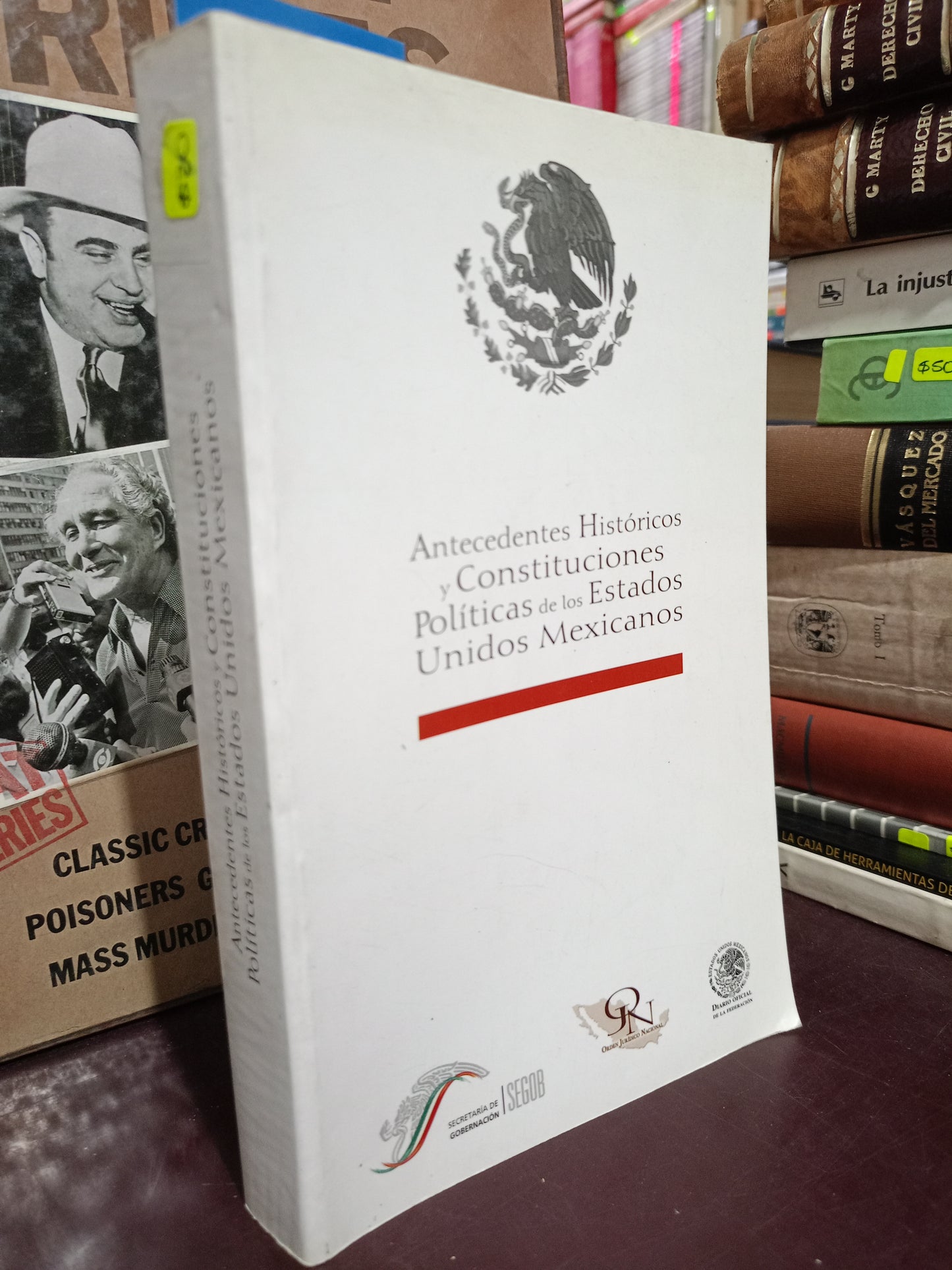 ANTECEDENTES HISTÓRICOS Y CONSTITUCIONES POLÍTICAS DE LOS ESTADOS UNIDOS MEXICANOS USADO DERECHO LITERARIO 305