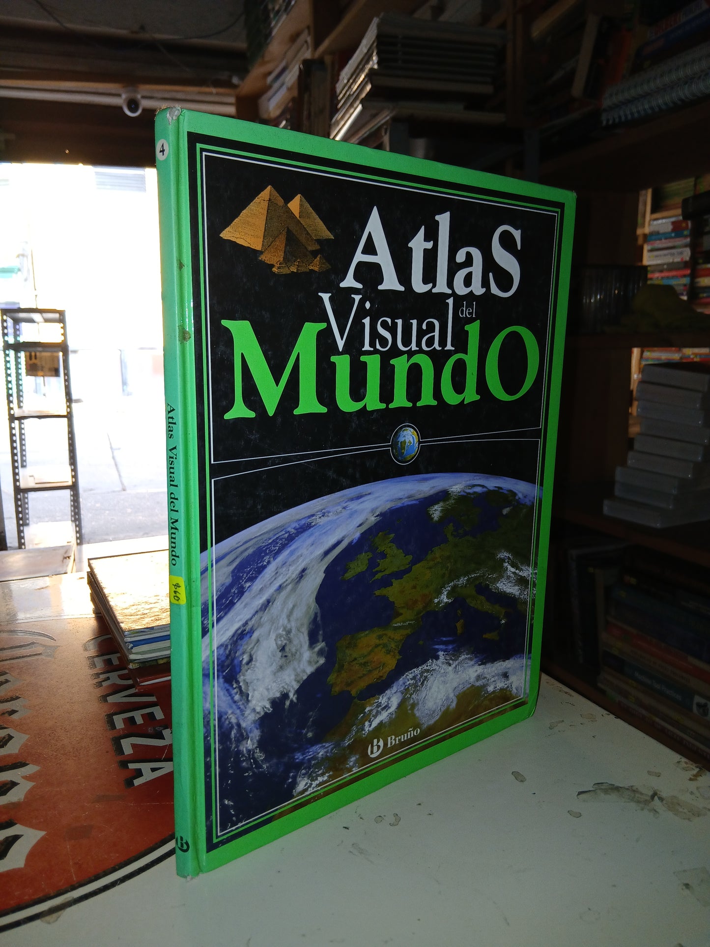 ATLAS VISUAL DEL MUNDO POR RICHARD KEMP USADO INFANTIL LITERARIO 207