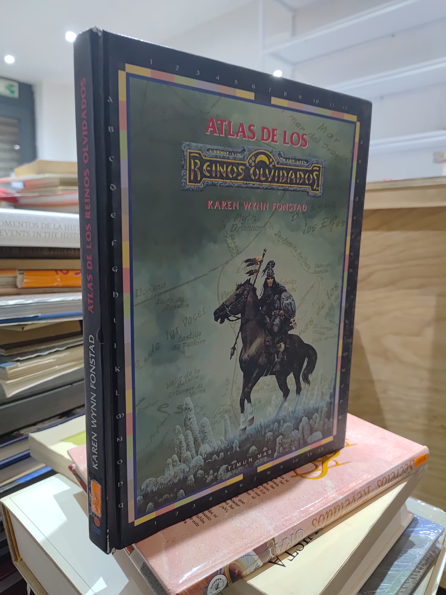 ATLAS DE LOS REINOS OLVIDADOS POR KAREN WYNN FONSTAD USADO NOVELAS JUAREZ 515