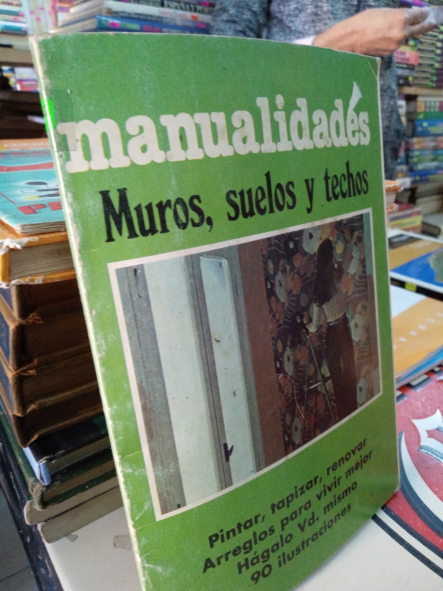 MANUALIDADES MUROS SUELOS Y TECHOS USADO OFICIOS LITERARIO 207