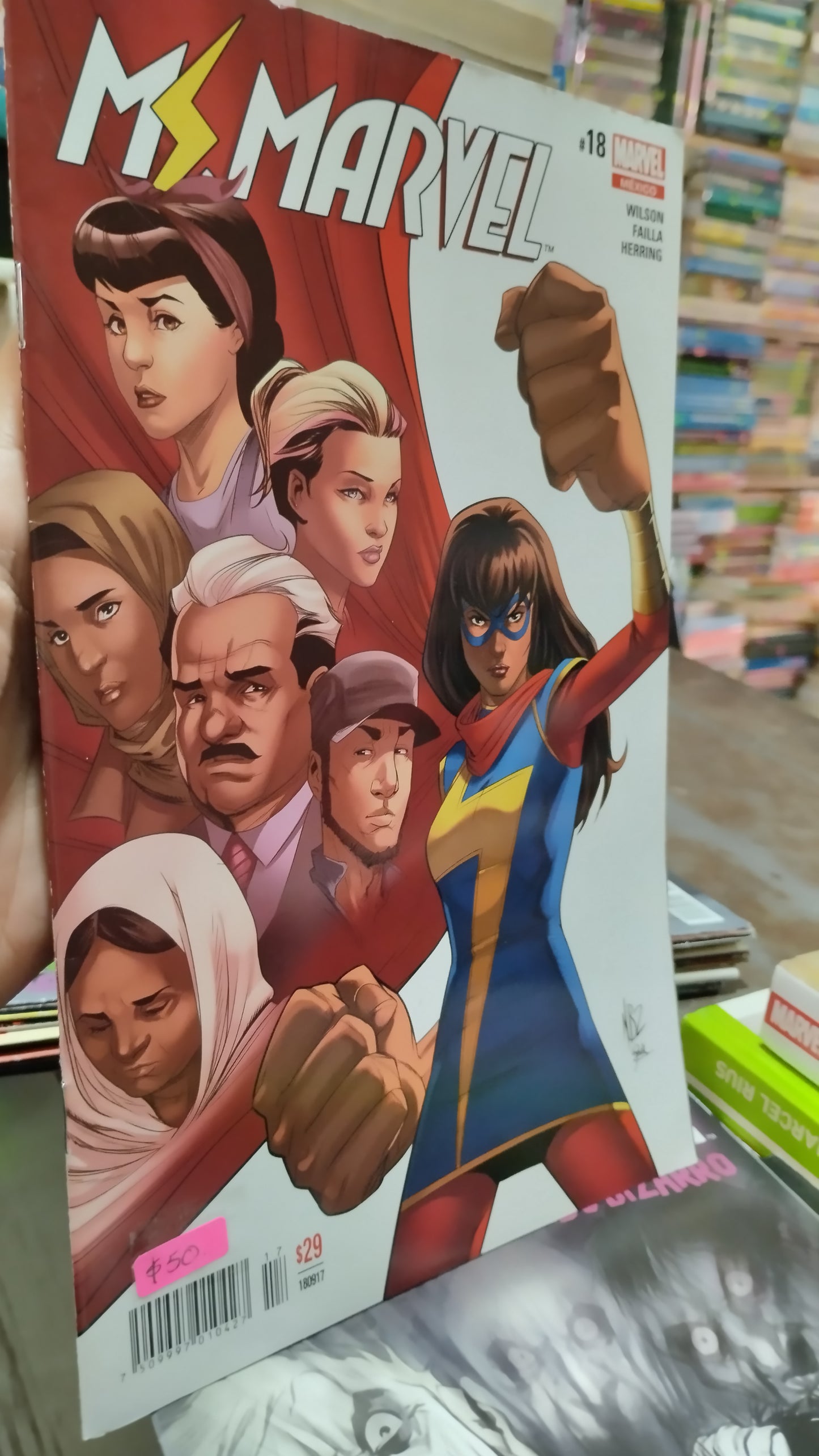 MS MARVEL 18 LIBRO USADO NOVELAS ALDAMA