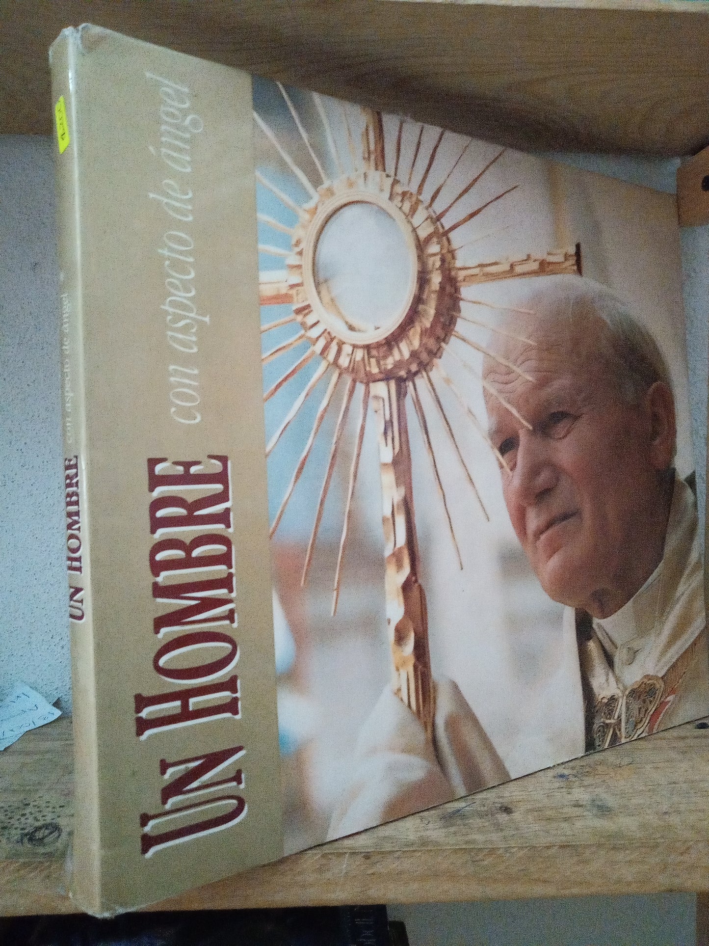 UN HOMBRE CON ASPECTO DE ANGEL USADO RELIGION LITERARIO 305