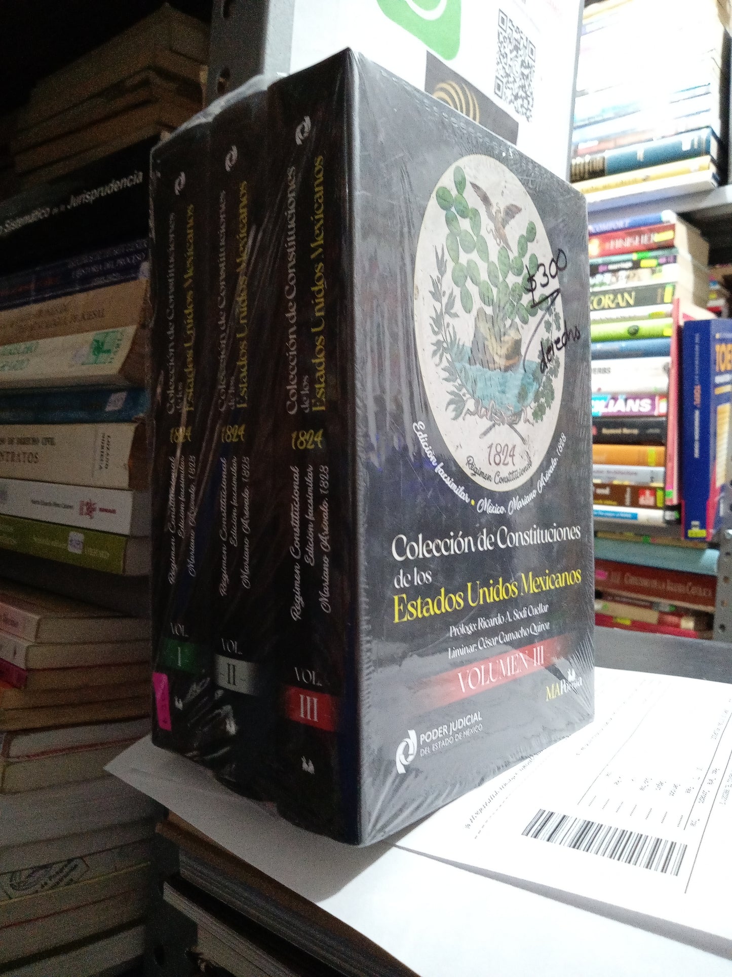 COLECCION DE CONSTITUCIONES DE LOS ESTADOS UNIDOS MEXICANOS VOLUMEN 1 2 Y 3 USADO DERECHO JUÁREZ